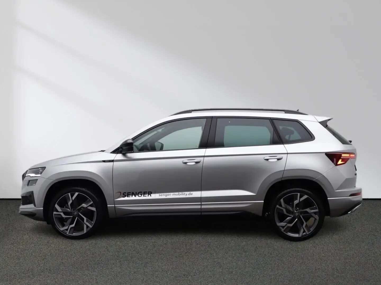 Skoda Karoq Sportline 2.0 TDI 150PS DSG Silber - 2