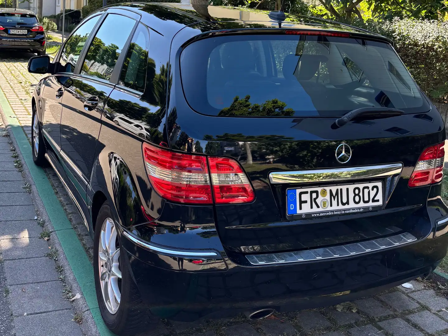 Mercedes-Benz B 160 B 160 BlueEFFICIENCY Schwarz - 2
