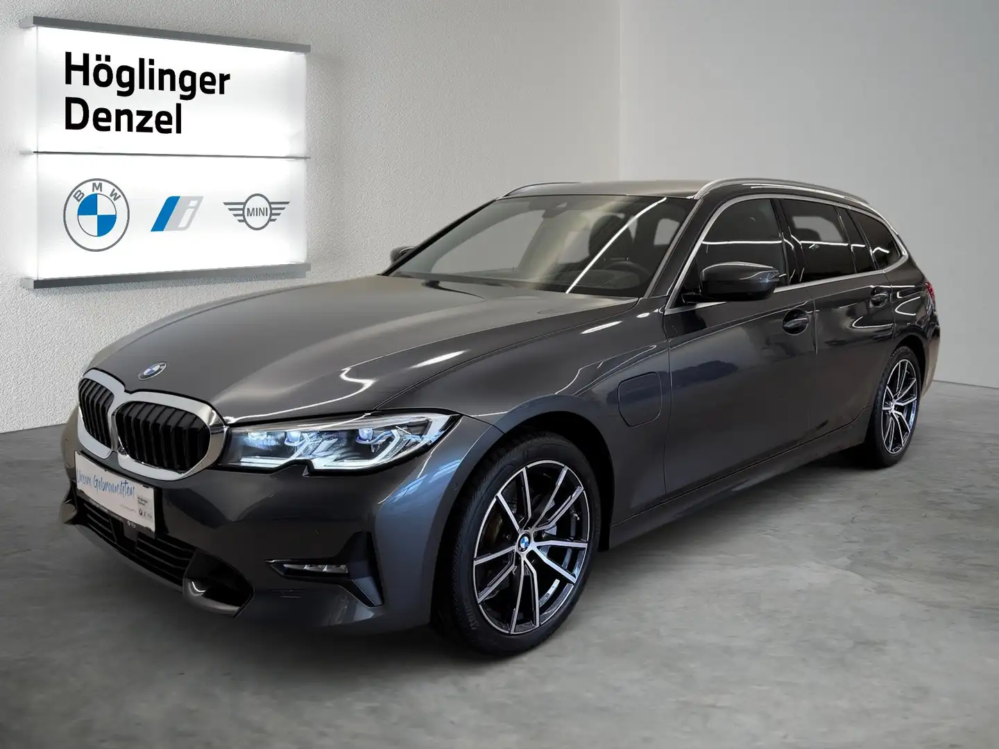 BMW 320 e xDrive Grau - 2