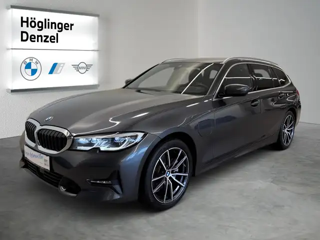 BMW 3 Series view 2