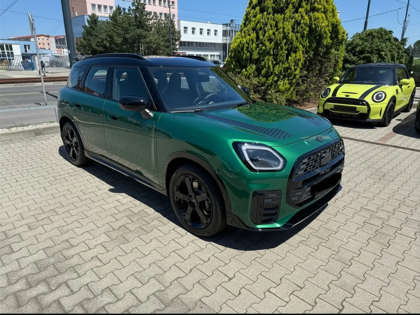 MINI John Cooper Works Countryman S ALL4 John Cooper Works Trim Grün - 2