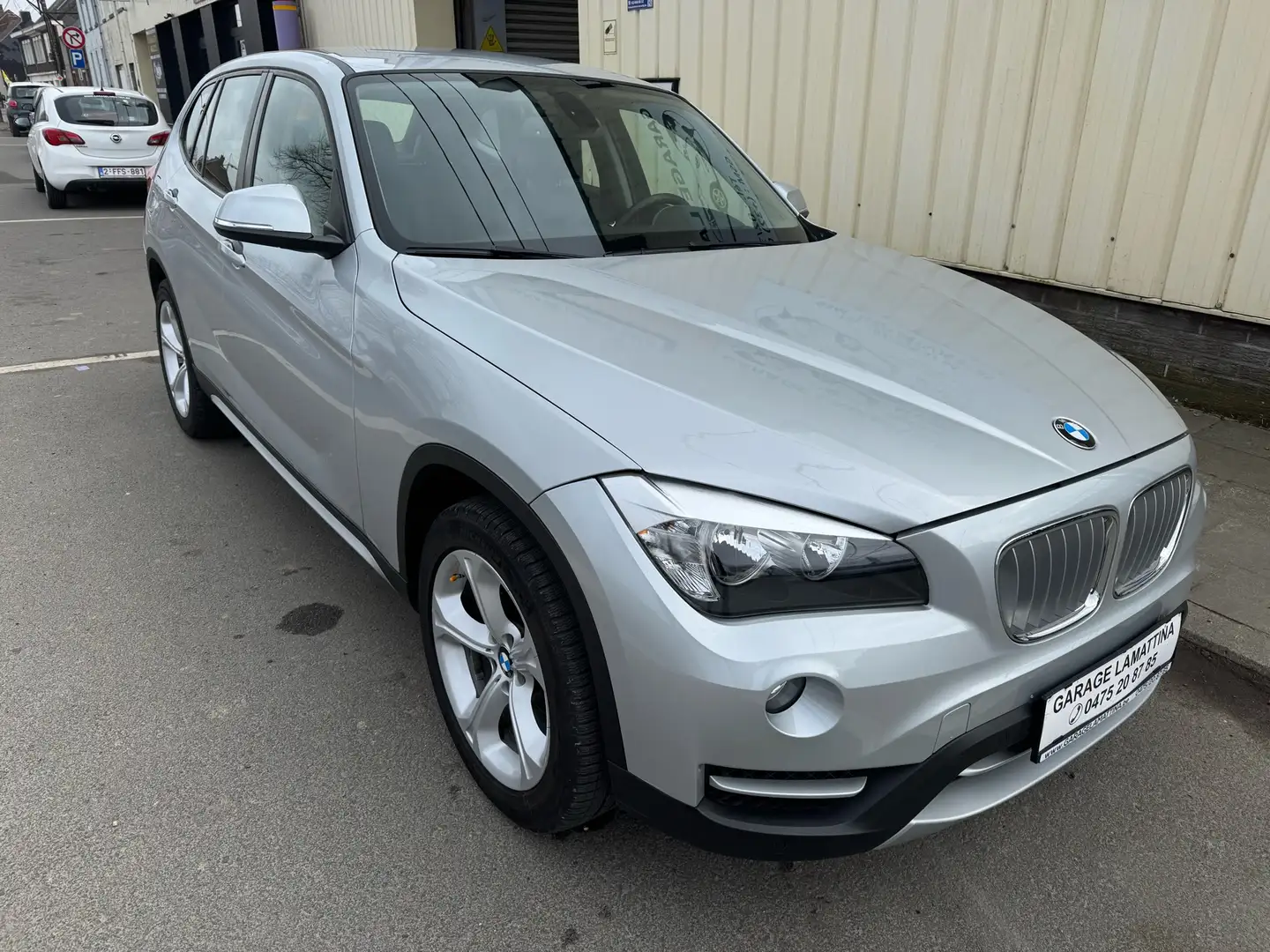 BMW X1 1.8 i essence   carnet entretien - 2