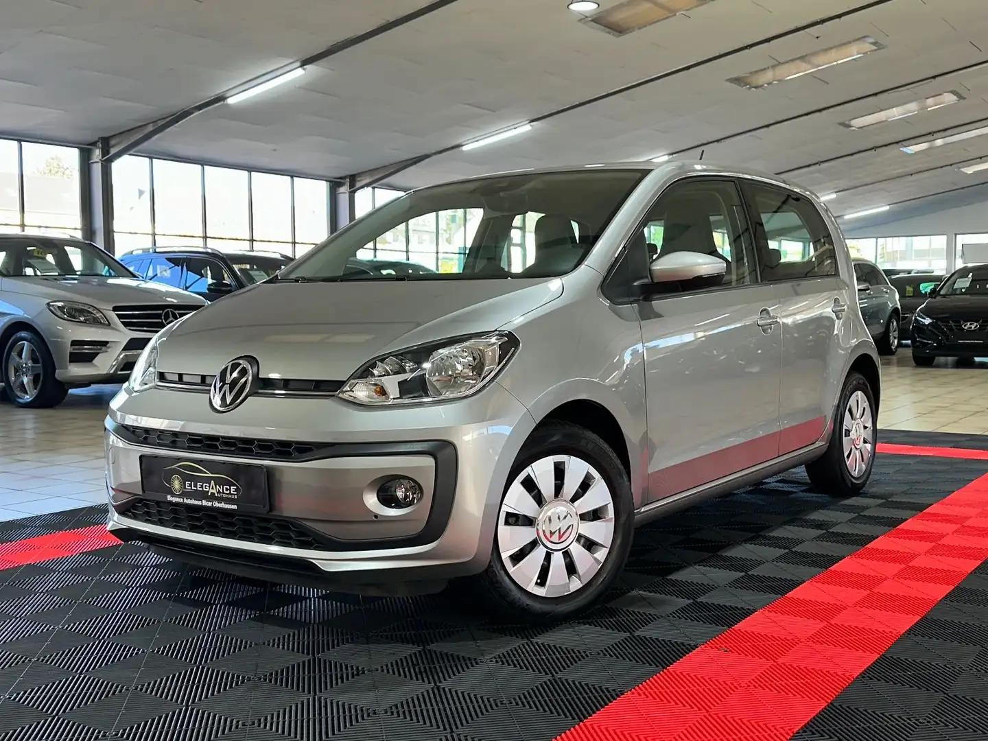Volkswagen up! Basis*KLIMAAUT*KAMERA*SHZ*MFL*PDC* Argintiu - 1