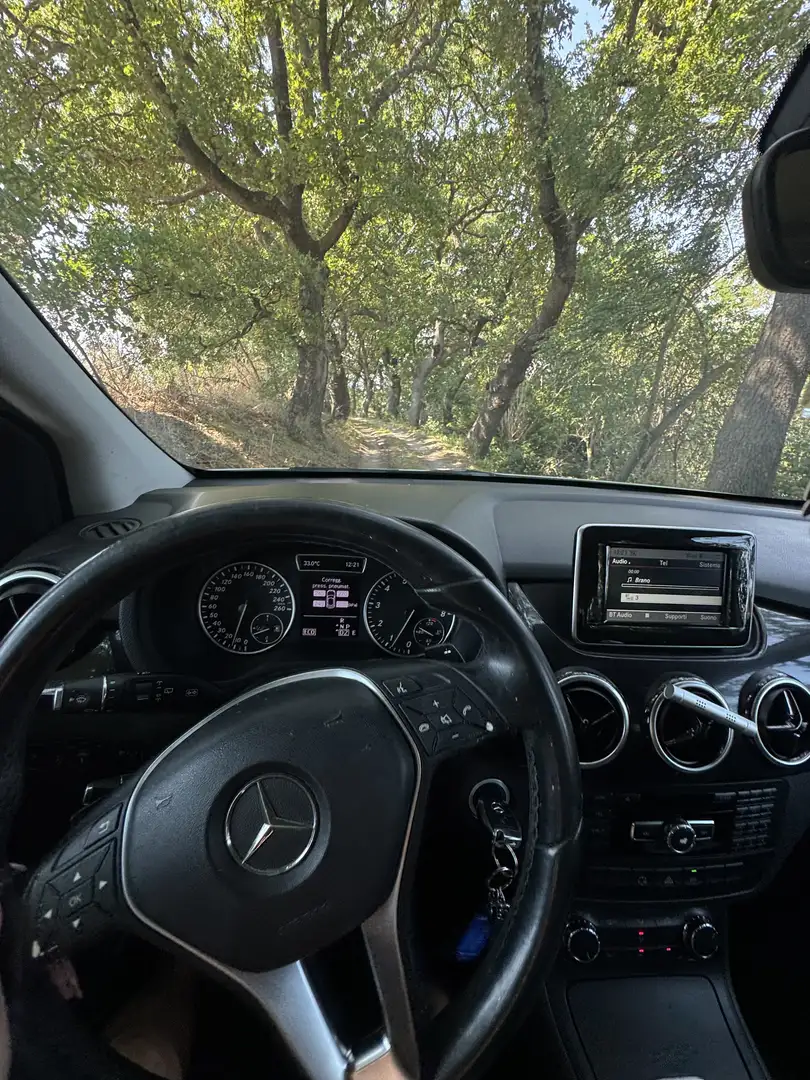 Mercedes-Benz B 200 ngd Premium - 1