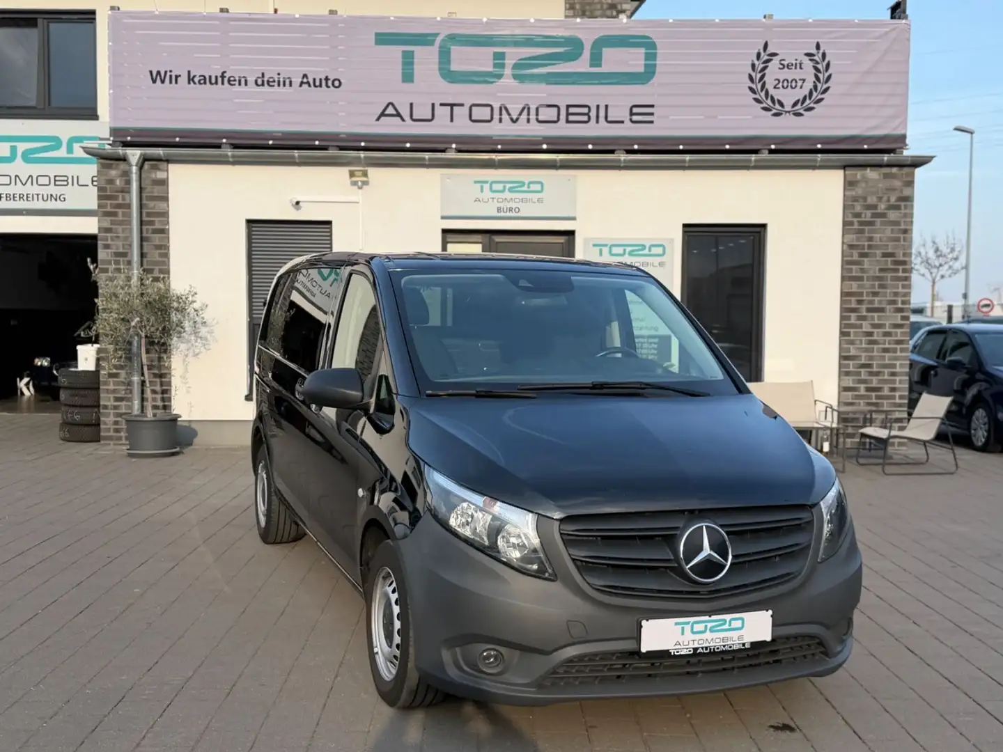 Mercedes-Benz Vito Kasten 116 CDI*STHZ*NAVI*KAMERA*1.HAND*TOP* Schwarz - 1