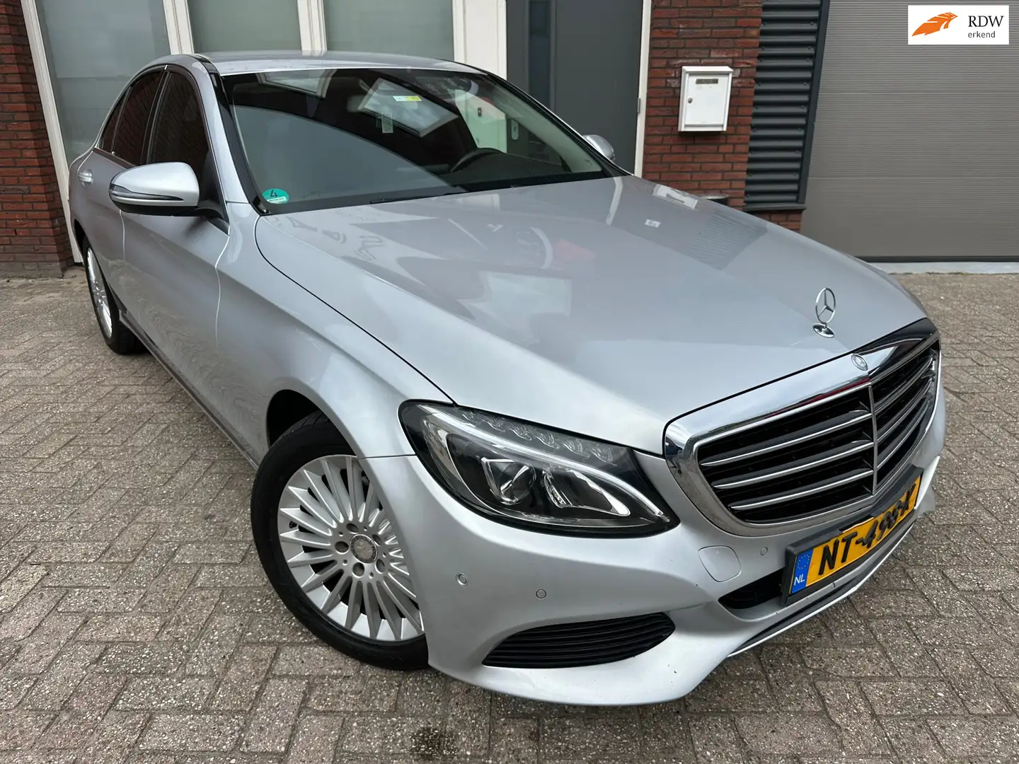 Mercedes-Benz C 180 Prestige / Leder / Navi / PDC / Clima / Cruise Gris - 1
