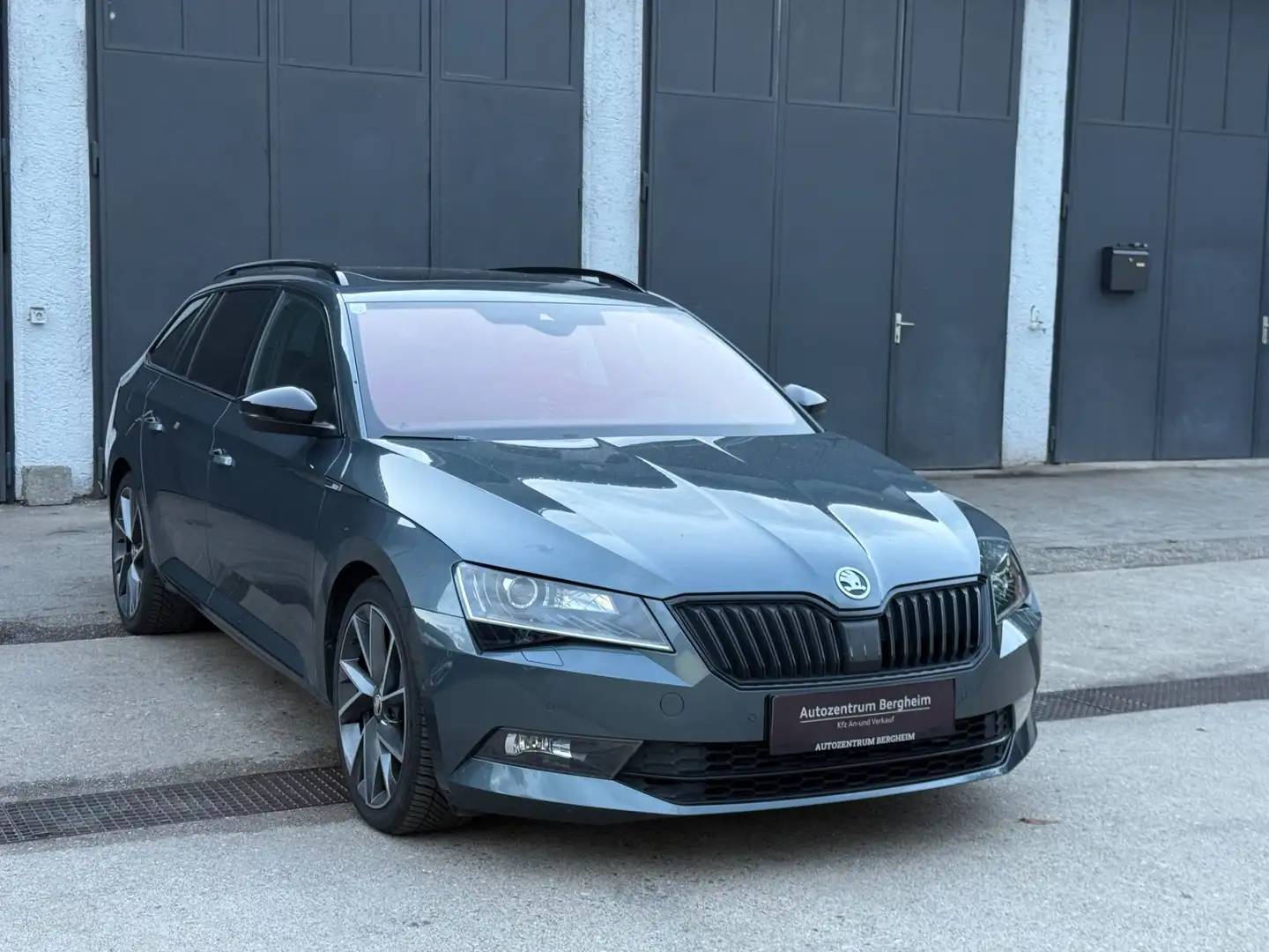 Skoda Superb 2.0 TDI SportLine Silber - 1