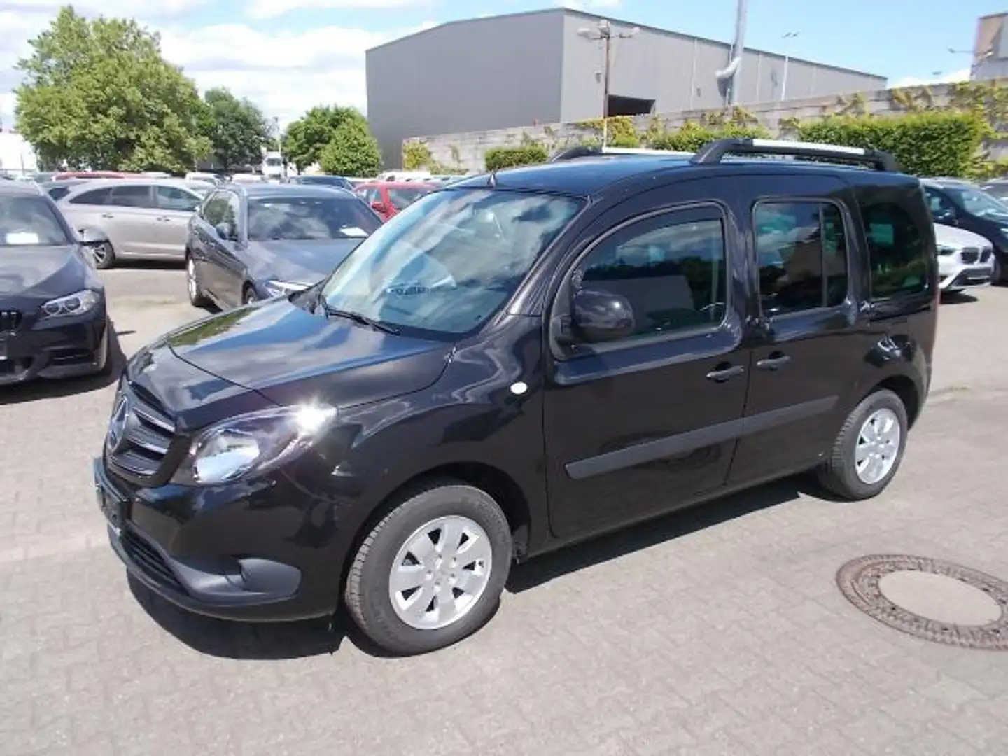 Mercedes-Benz Citan Kombi 111 CDi lang Tourer Edition Negro - 1