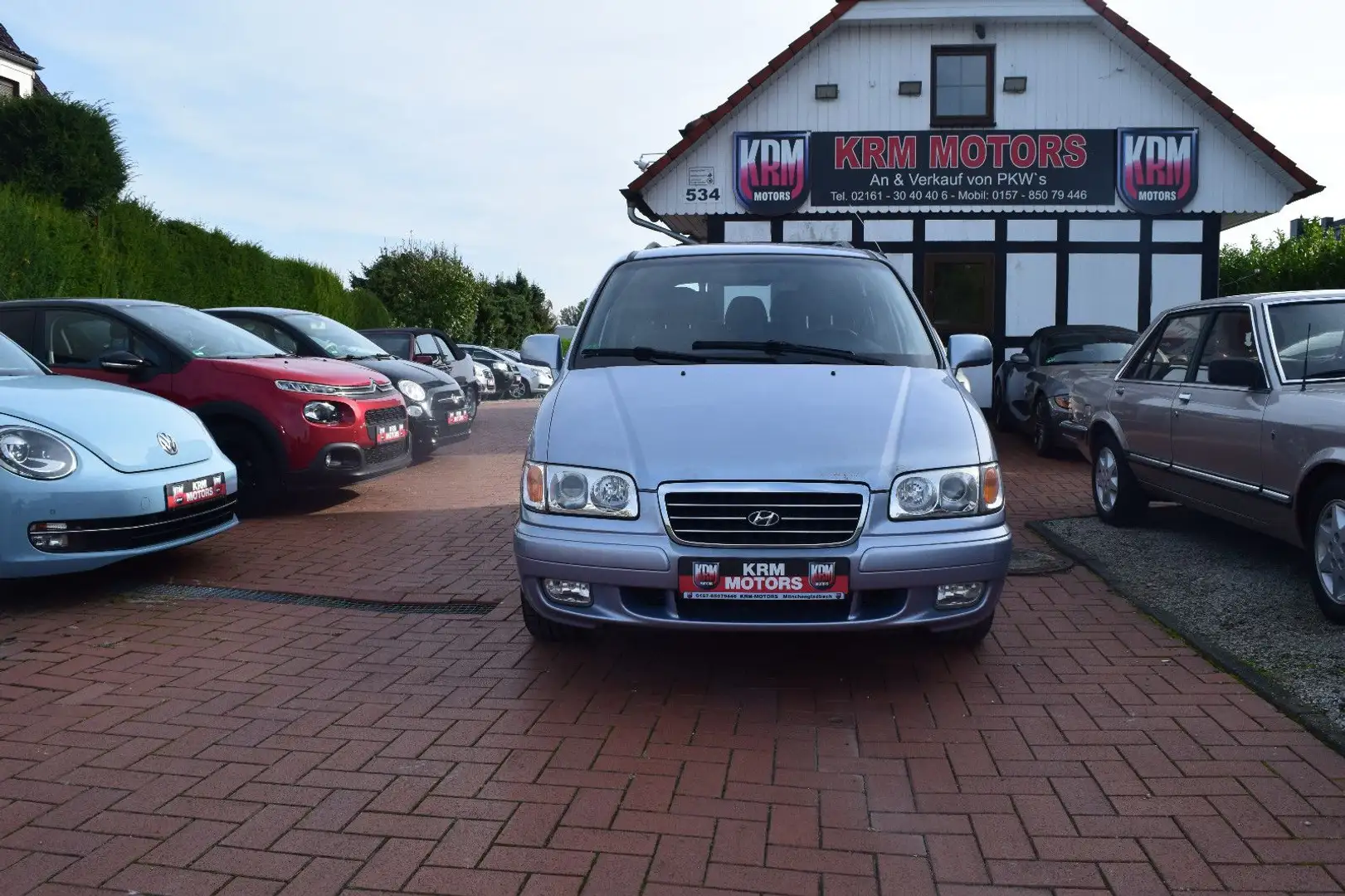 Hyundai Trajet 2.0 GLS OHNE TÜV ,7 SITZE,KLIMA,USB,AUX Silber - 2