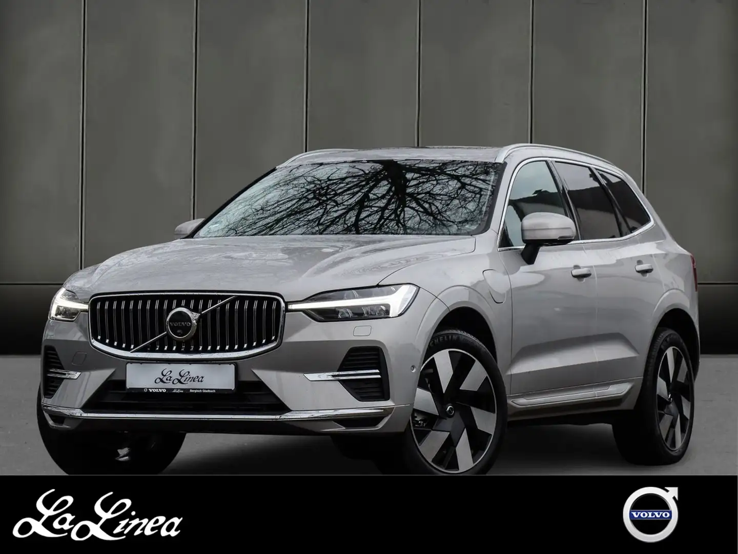 Volvo XC60 T8 Plus Bright Recharge Plug-In Hybrid AWD Gear... Plateado - 1