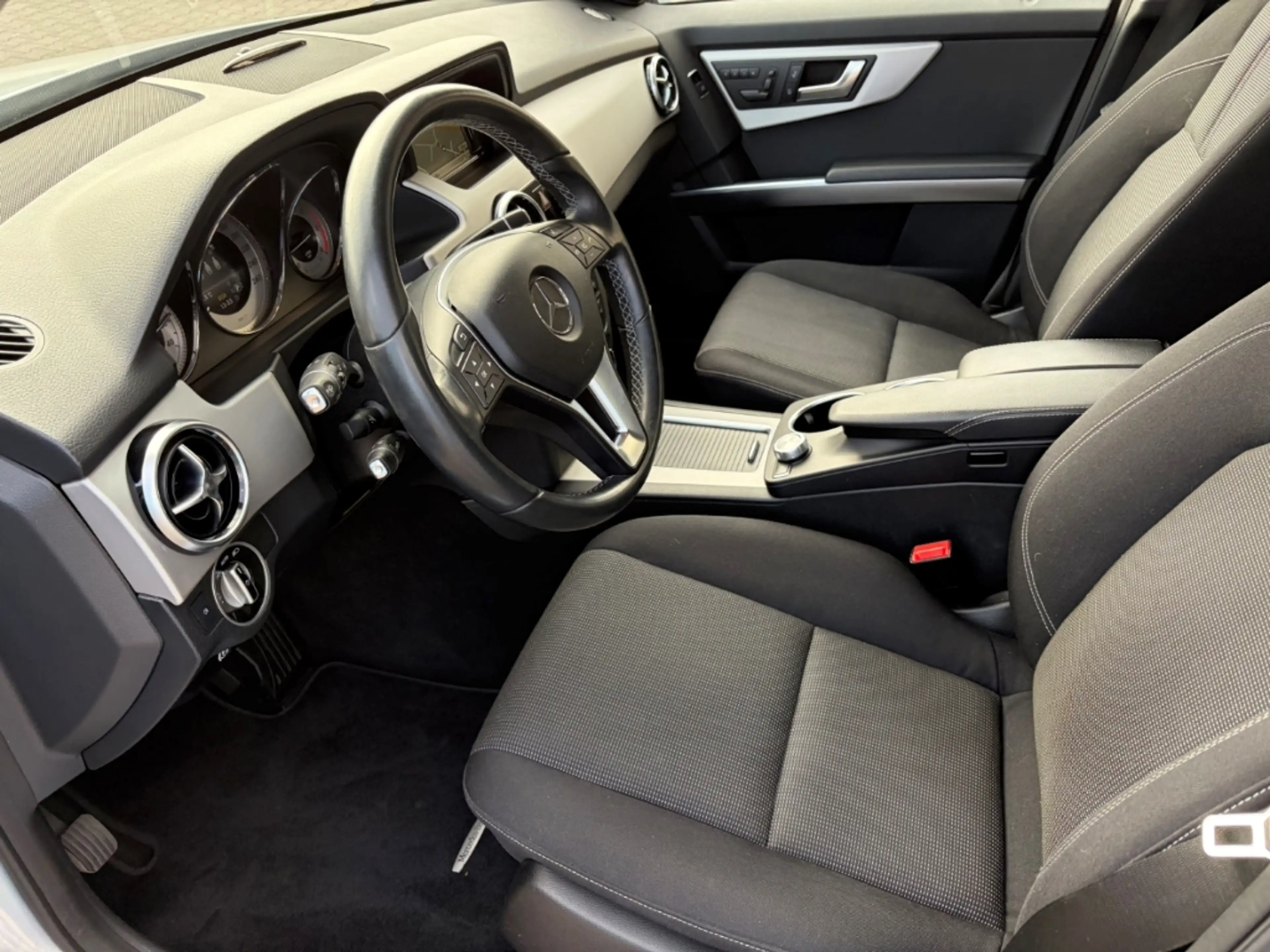 Mercedes-Benz GLK 200 CDI Navi Memory Sitze Bi-Xenon Kurvenlicht Klimaau — photo 2