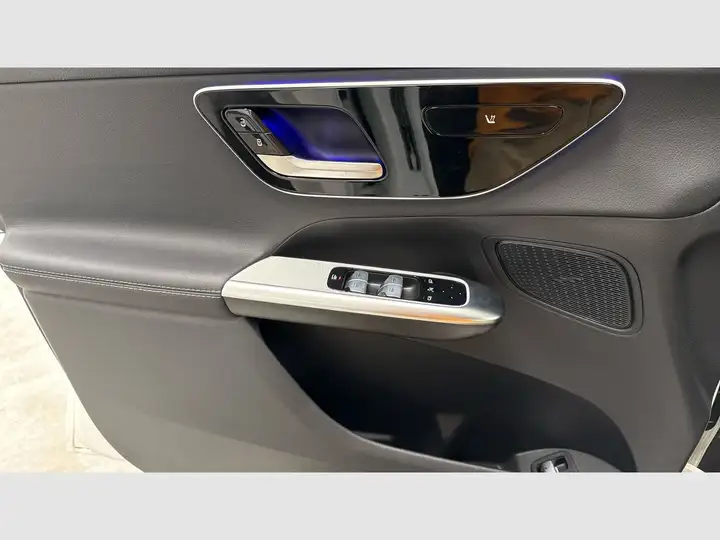 Mercedes-Benz GLC 2025, foto 18