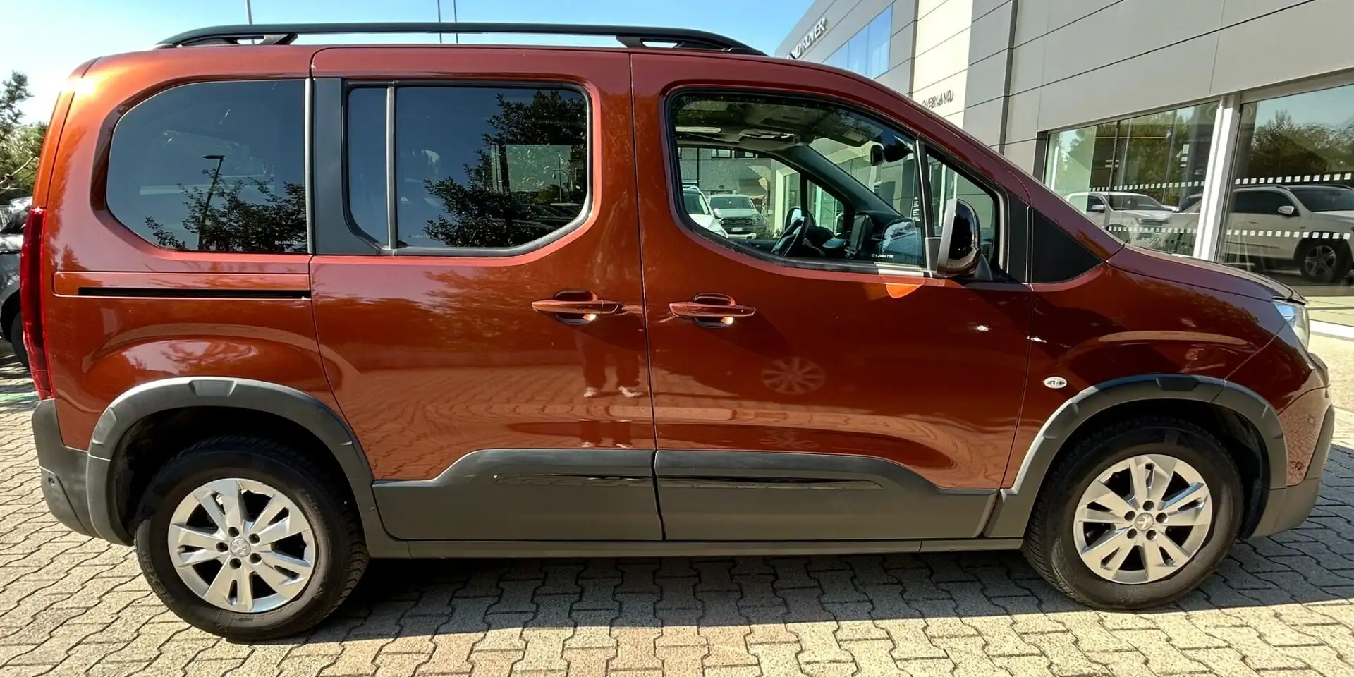 Peugeot Rifter Rifter BlueHDi 130 S&S EAT8 GT Line Standard Braun - 2
