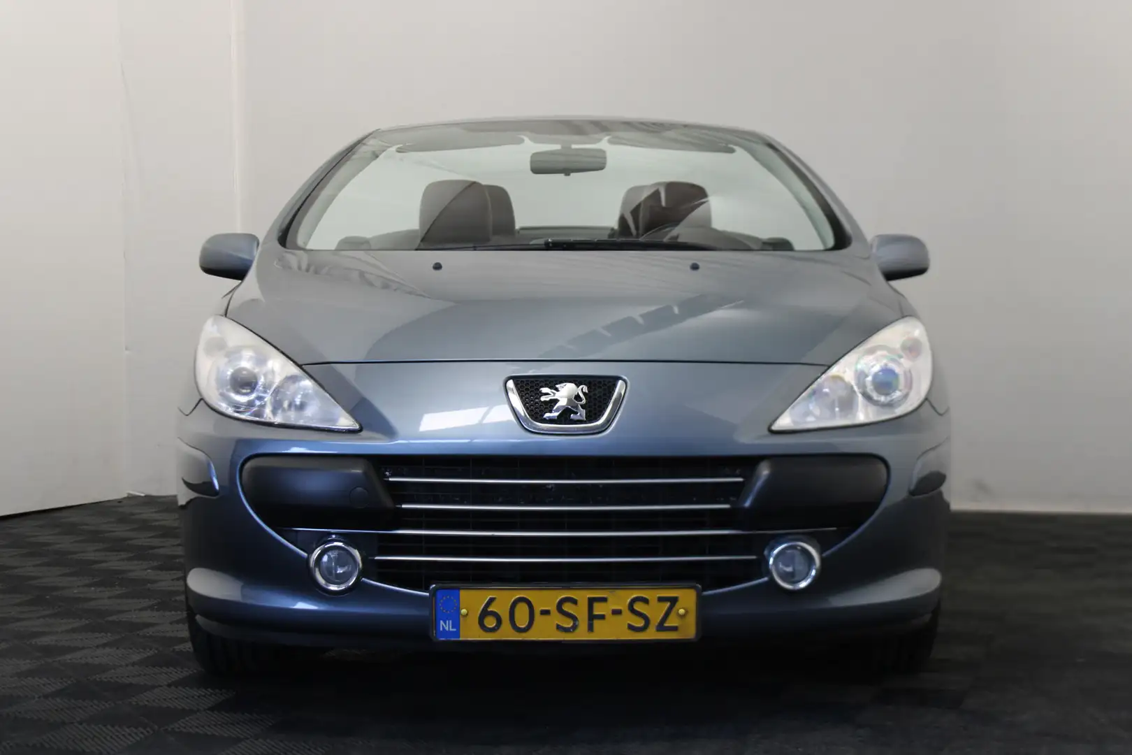Peugeot 307 CC 1.6-16V Grau - 2
