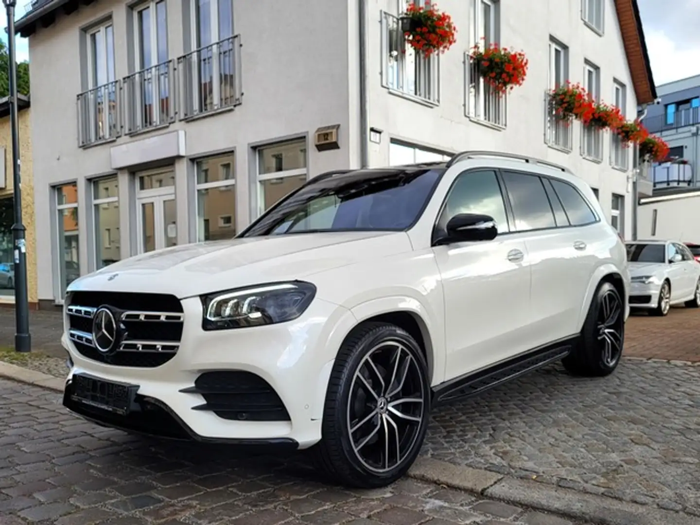 Mercedes-Benz GLS 400 d AMG 4M NIGHT HUD STANDHZG PANO Weiß - 1