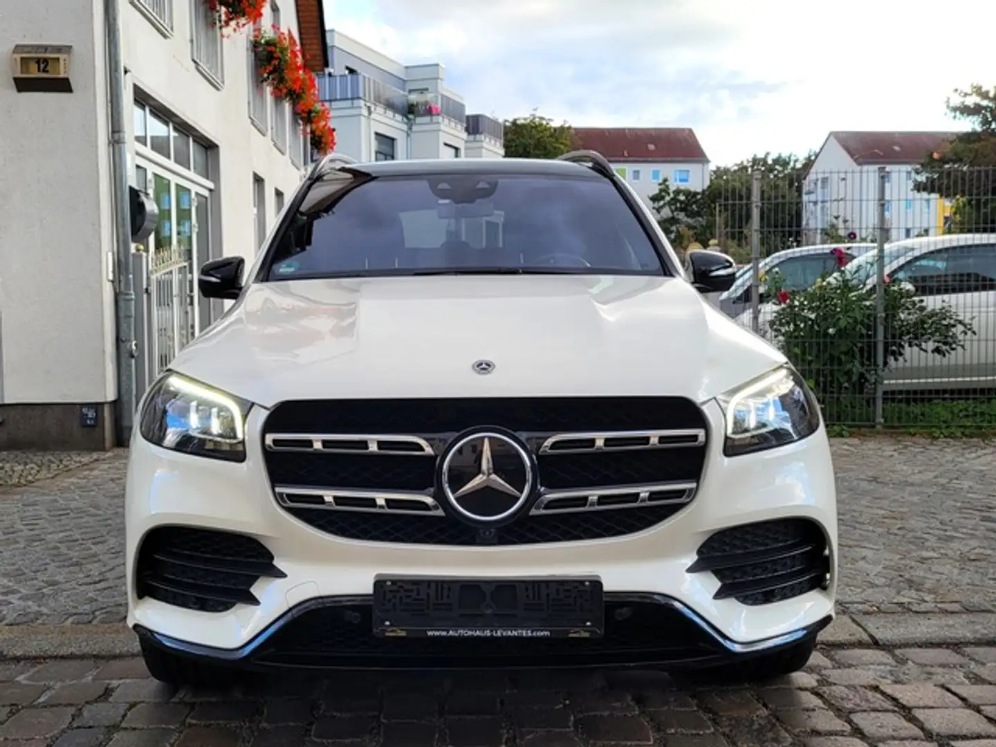 Mercedes-Benz GLS 400 d AMG 4M NIGHT HUD STANDHZG PANO Weiß - 2