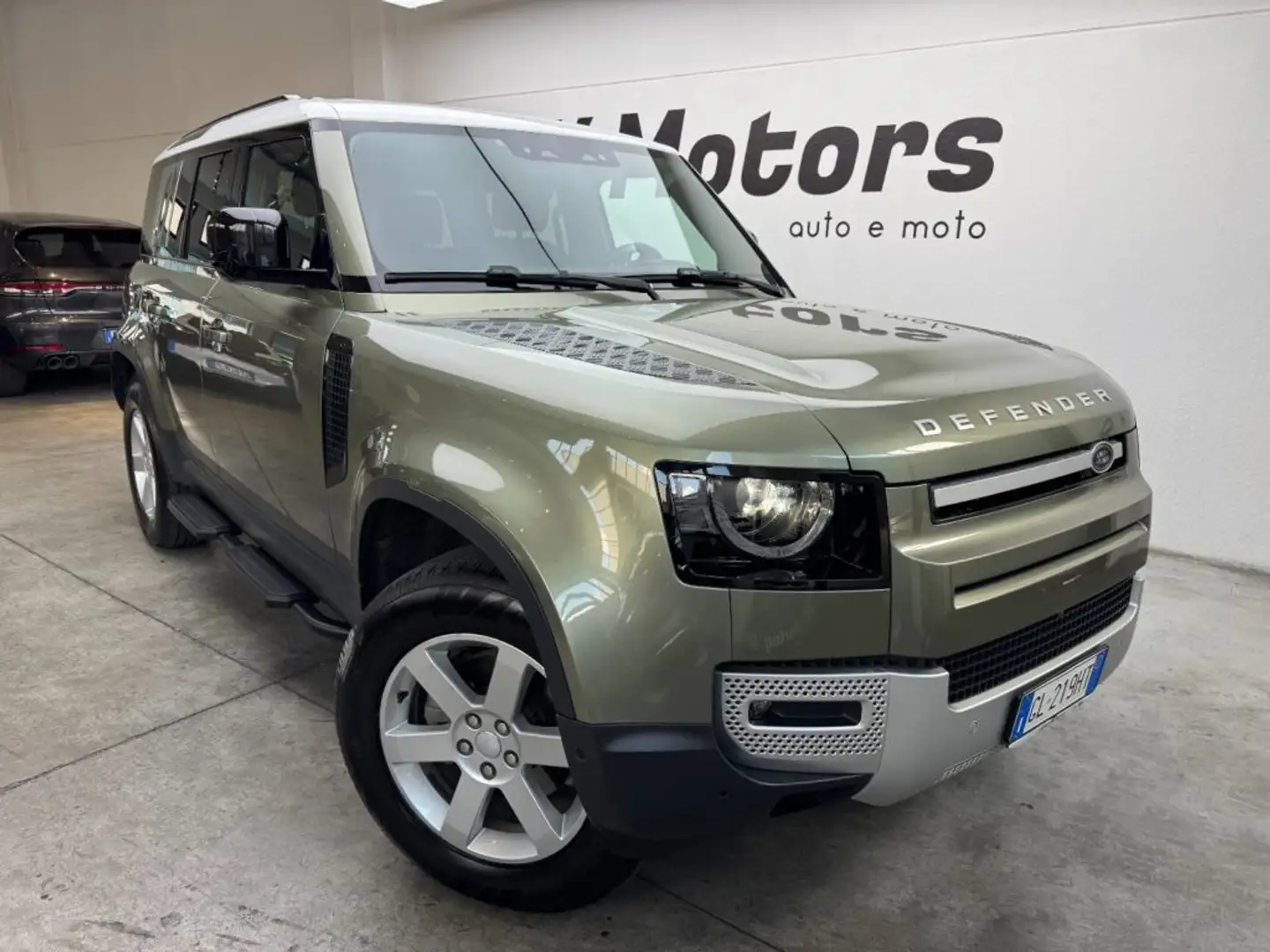 Land Rover Defender 110 3.0D I6 200 CV AWD Auto SE Grigio - 1