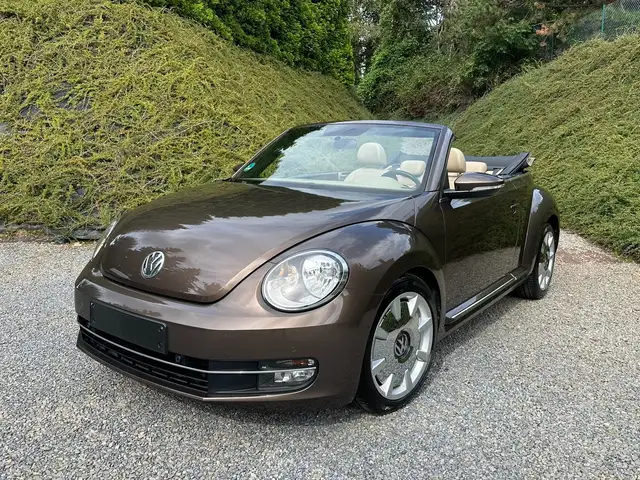 Volkswagen Beetle Cabriolet 2.0 TDi DSG /Très bon état!