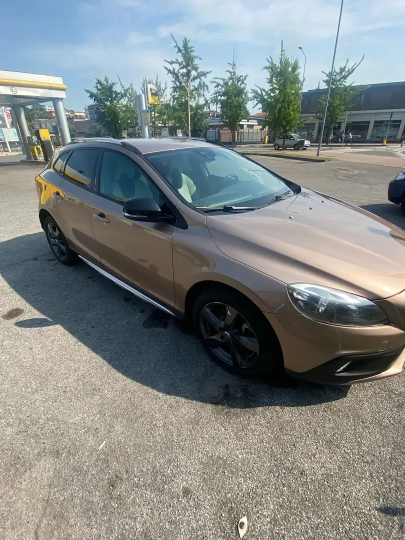 Volvo V40 Cross Country 2.0 d3 Summum Bronce - 2