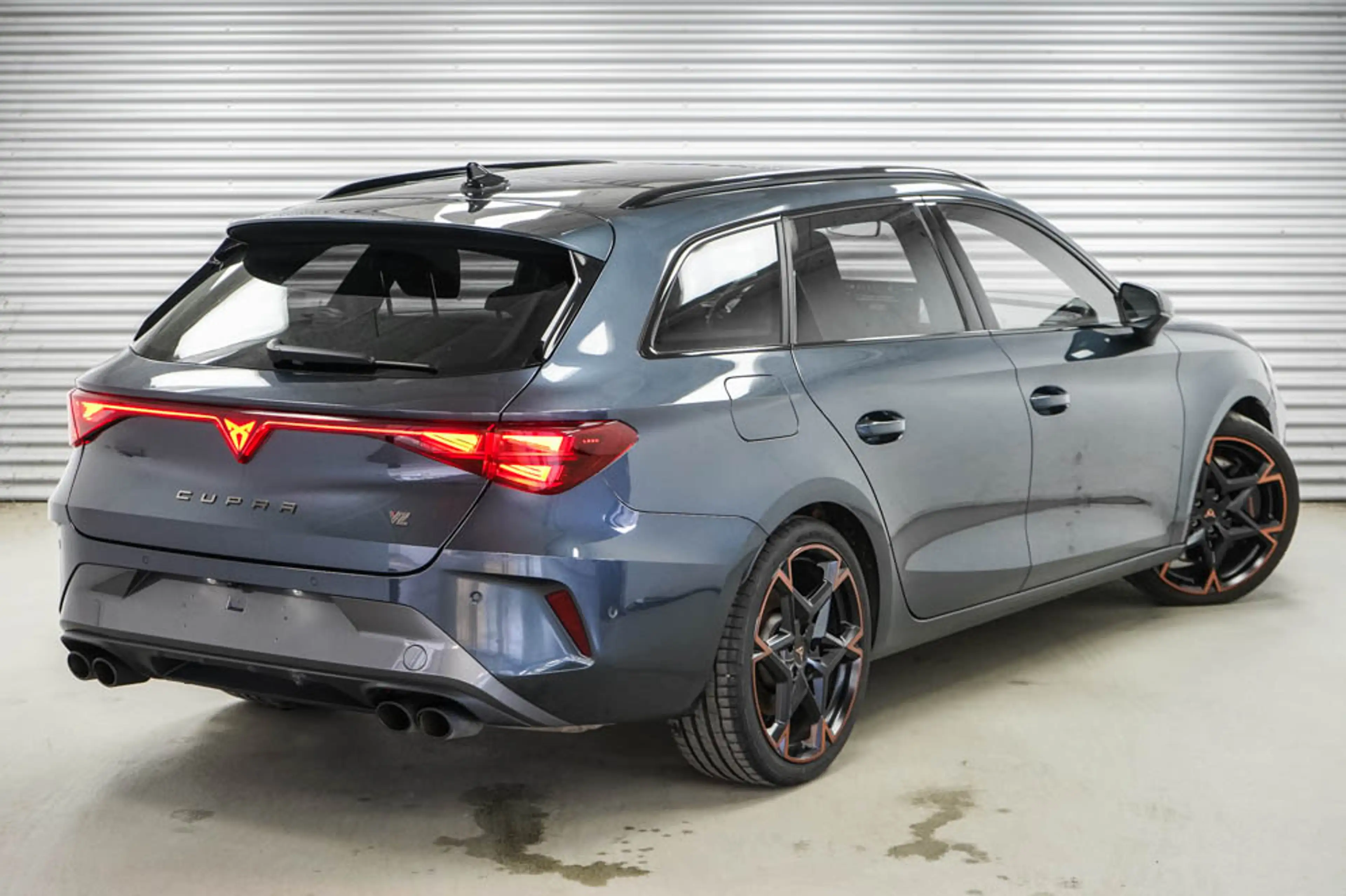 CUPRA Leon ST 2,0 TSI DSG 4x4 VZ - LAGER — photo 3