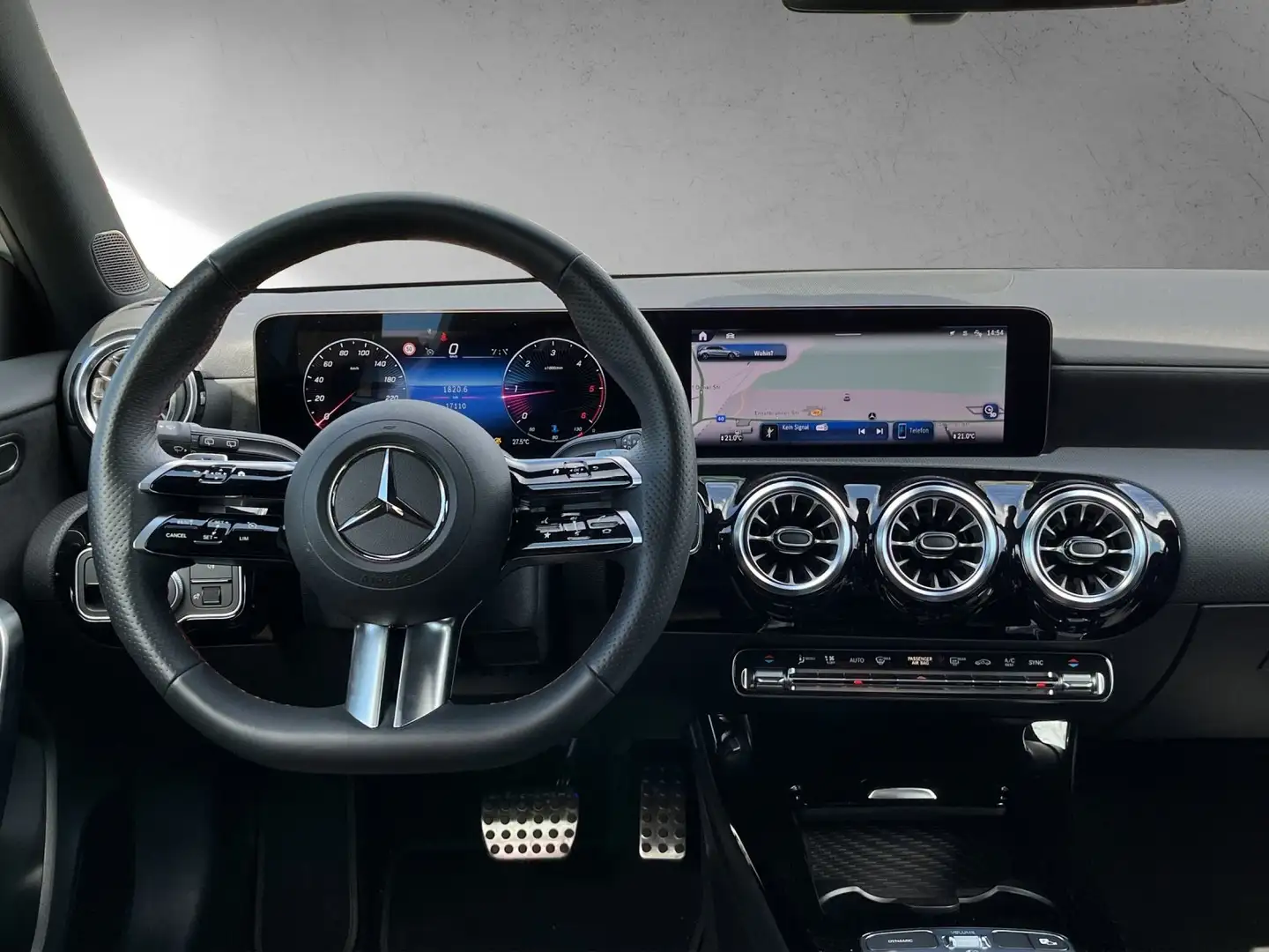 Mercedes-Benz A 200 d /// AMG-Line, Multibeam Blanc - 2