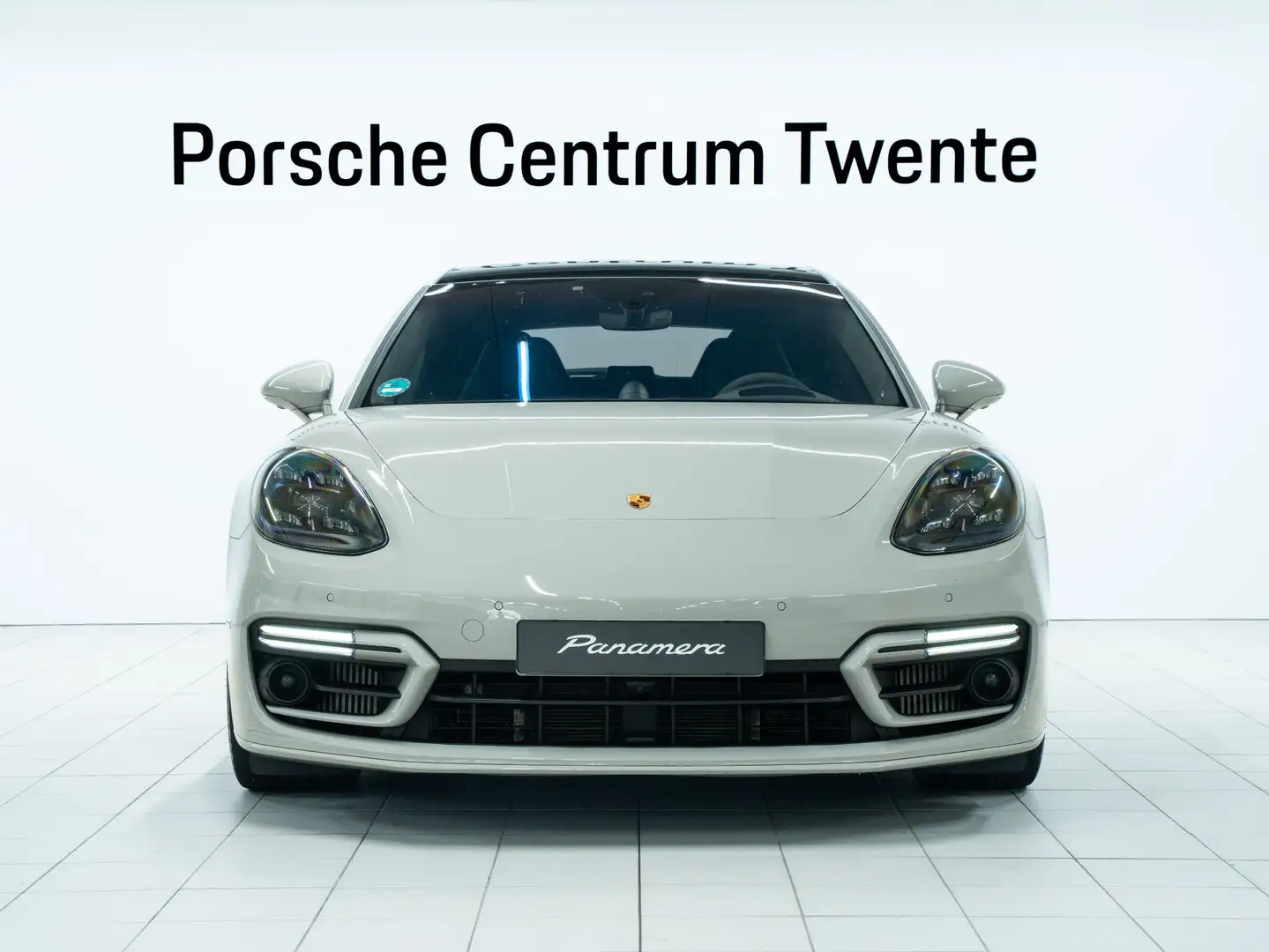 Porsche Panamera Turbo S E-Hybrid Sport Turismo Grijs - 2
