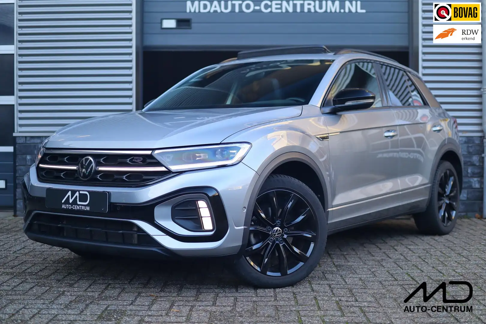 Volkswagen T-Roc 1.5 TSI 3x R-Line| Pano| I.Q.| Camera| Keyless Zilver - 1