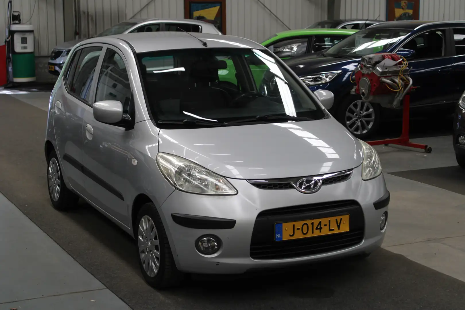 Hyundai i10 1.1 Active Airco, Stuurbekrachtiging Grijs - 2