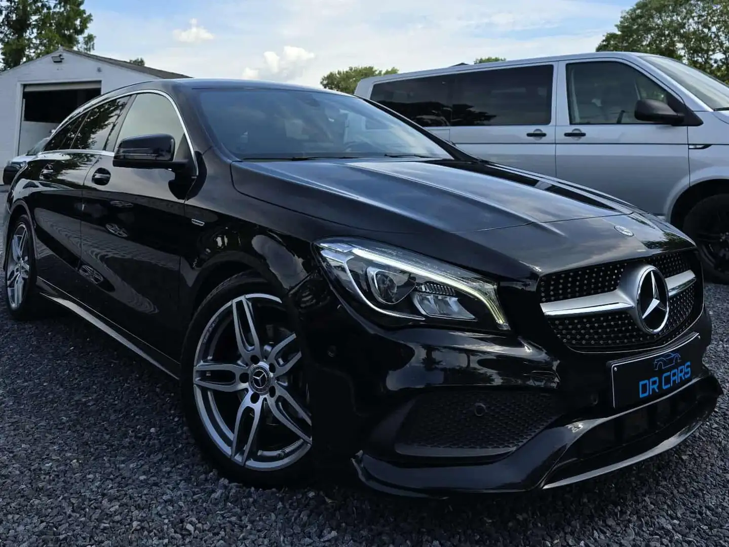 Mercedes-Benz CLA 200 CLA Shooting Brake 200 d 7G-DCT AMG Line Schwarz - 2