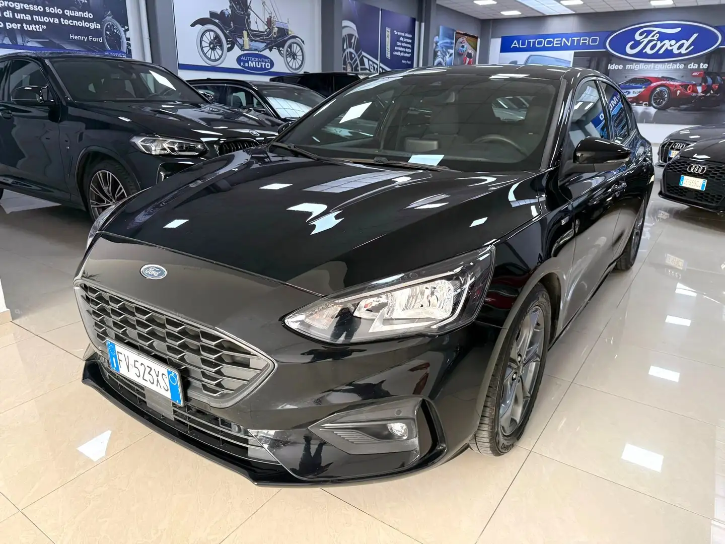 Ford Focus 1.5 ecoblue ST-Line 120CV Zwart - 1