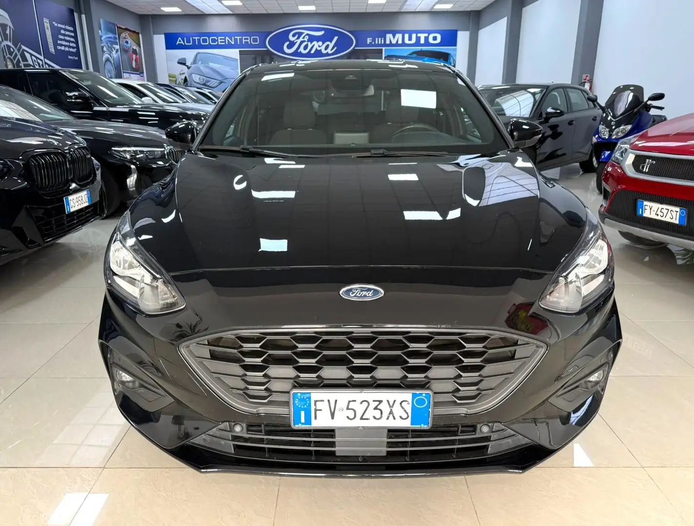 Ford Focus 1.5 ecoblue ST-Line 120CV Zwart - 2