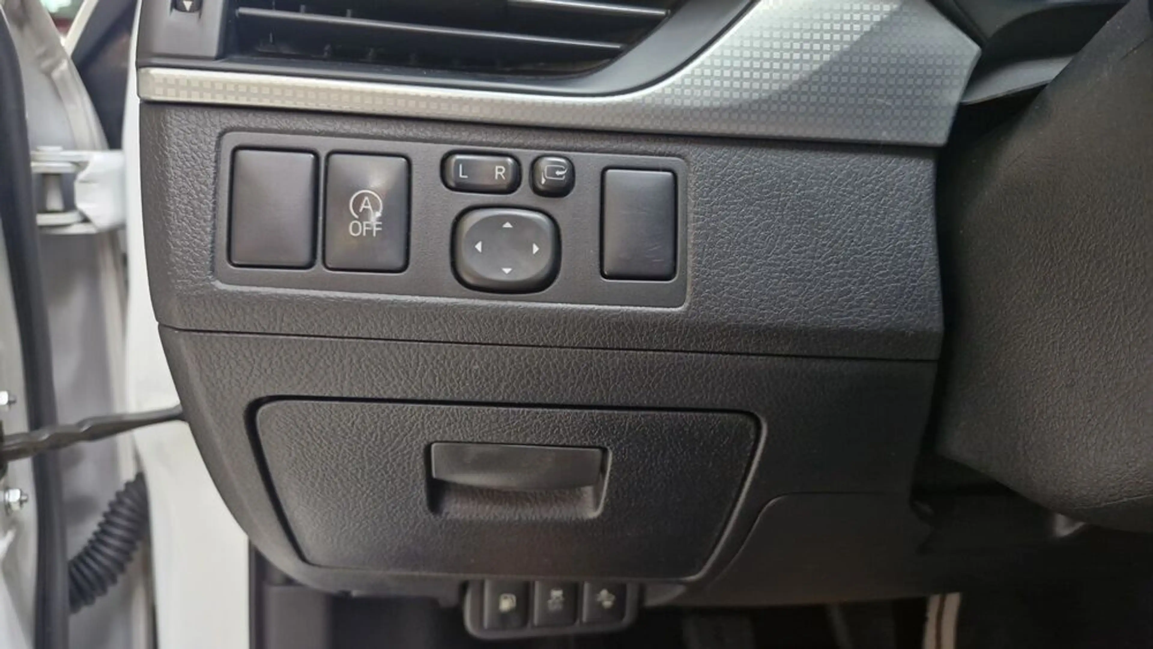 Toyota Avensis 2,0D4D TS ACTIVE+ — photo 15