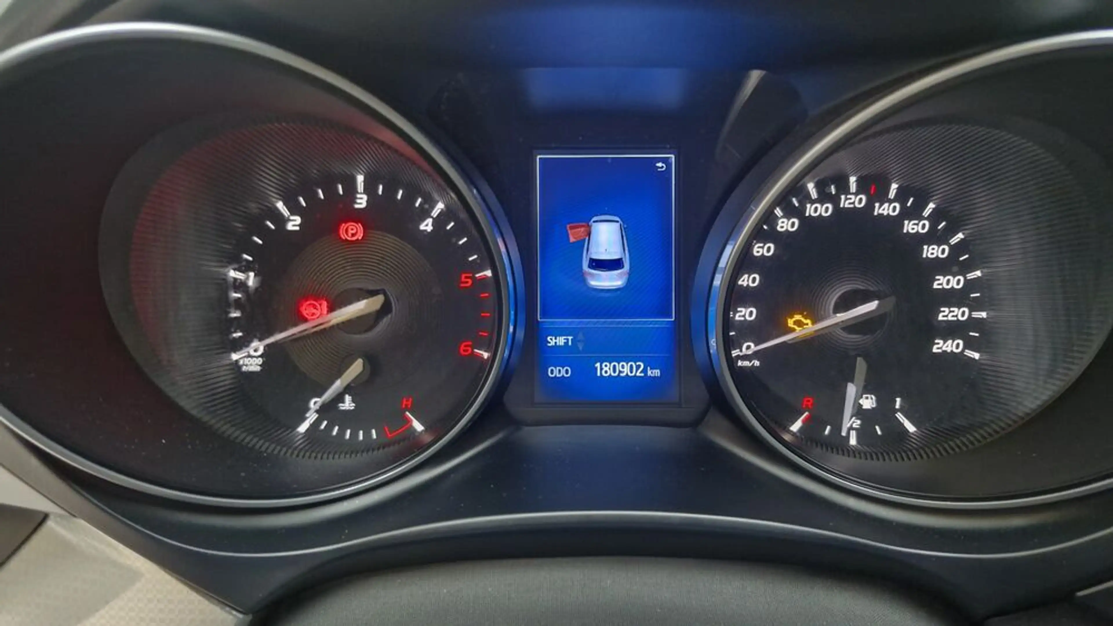 Toyota Avensis 2,0D4D TS ACTIVE+ — photo 11