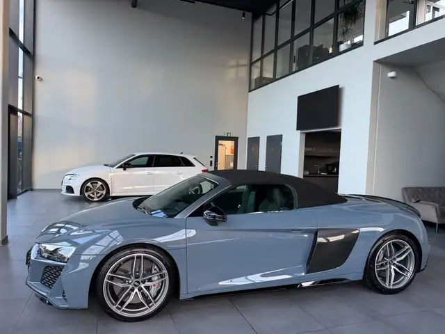 Audi R8