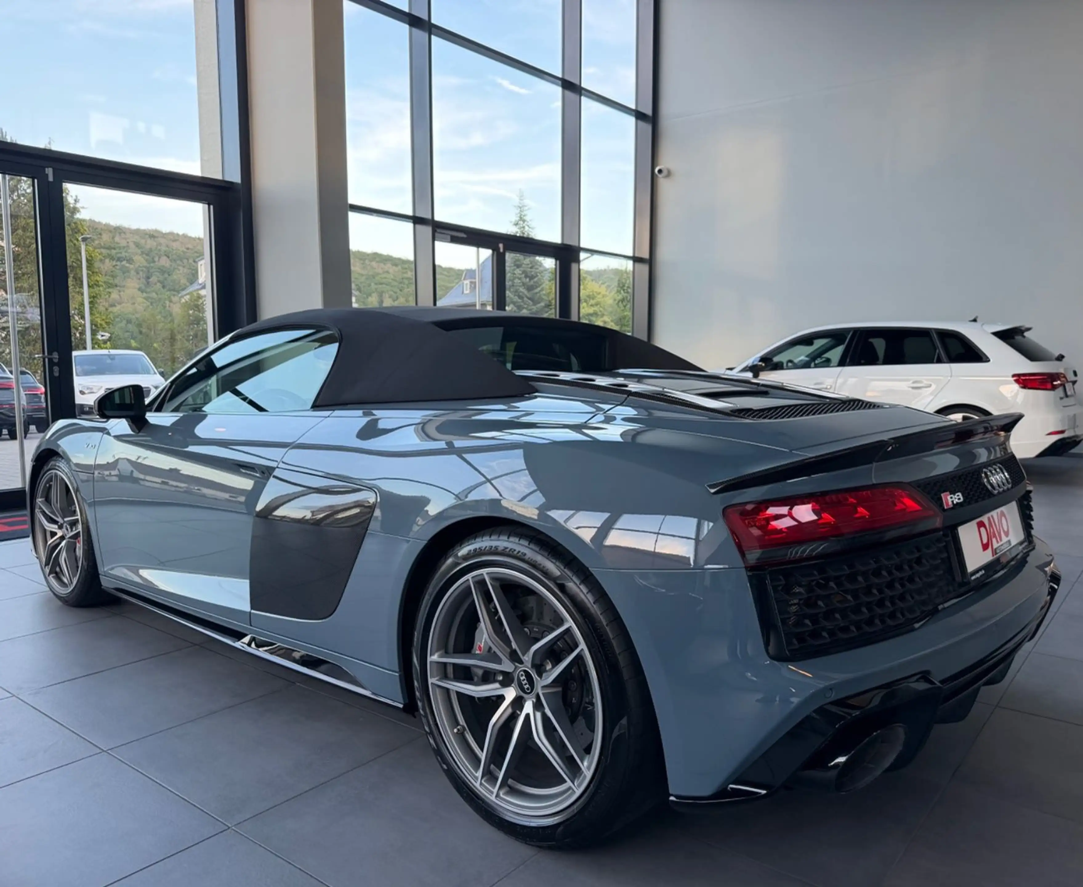 Audi R8 Spyder 5.2 FSI quattro performance — photo 8