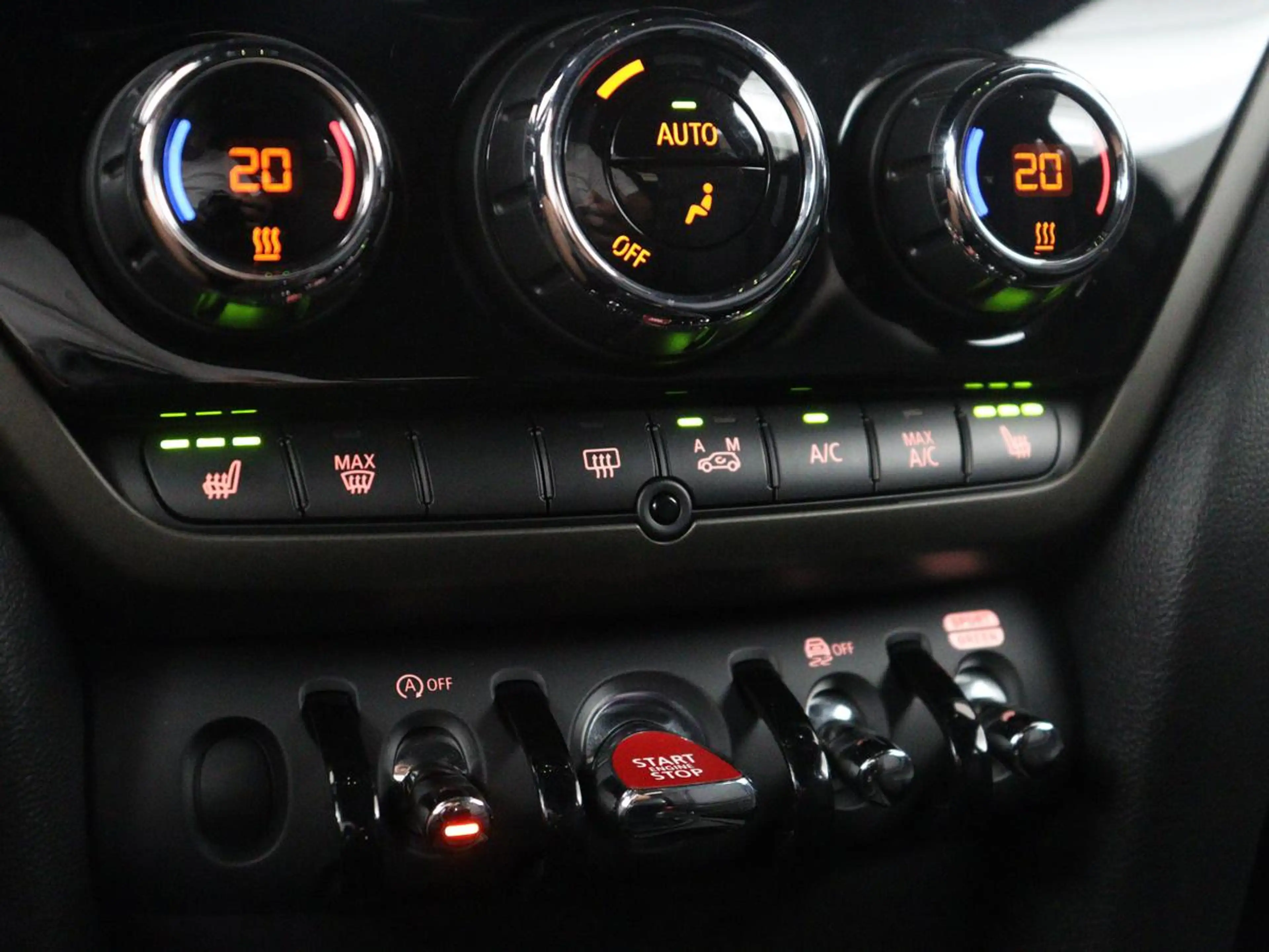 MINI Cooper Countryman 1.5 Classic | Leder | Cruise control | Stoelverwar — photo 28