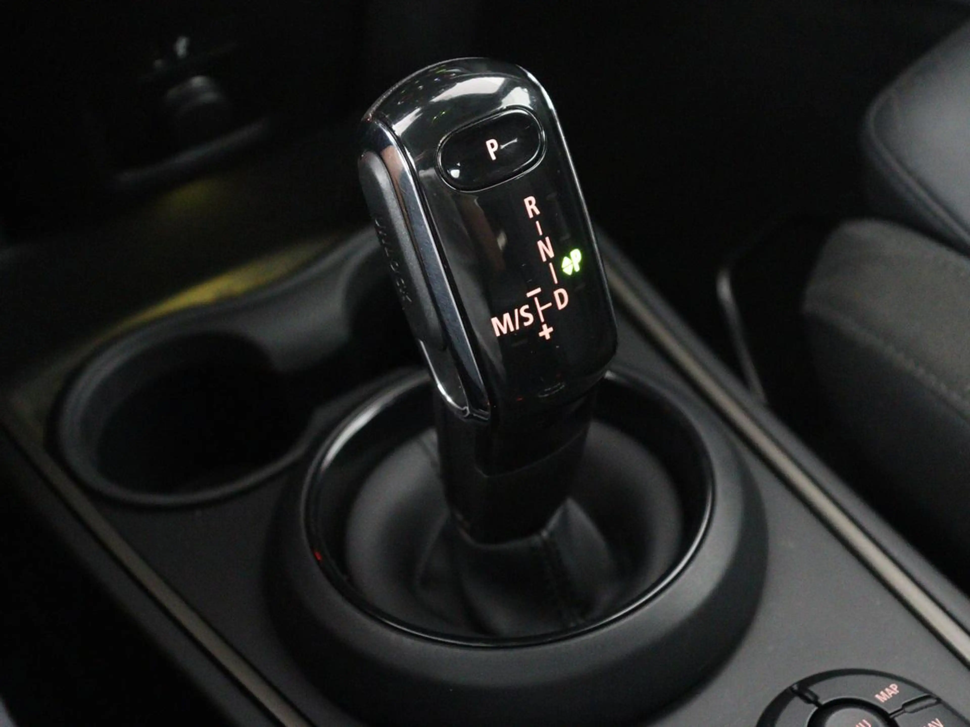 MINI Cooper Countryman 1.5 Classic | Leder | Cruise control | Stoelverwar — photo 16