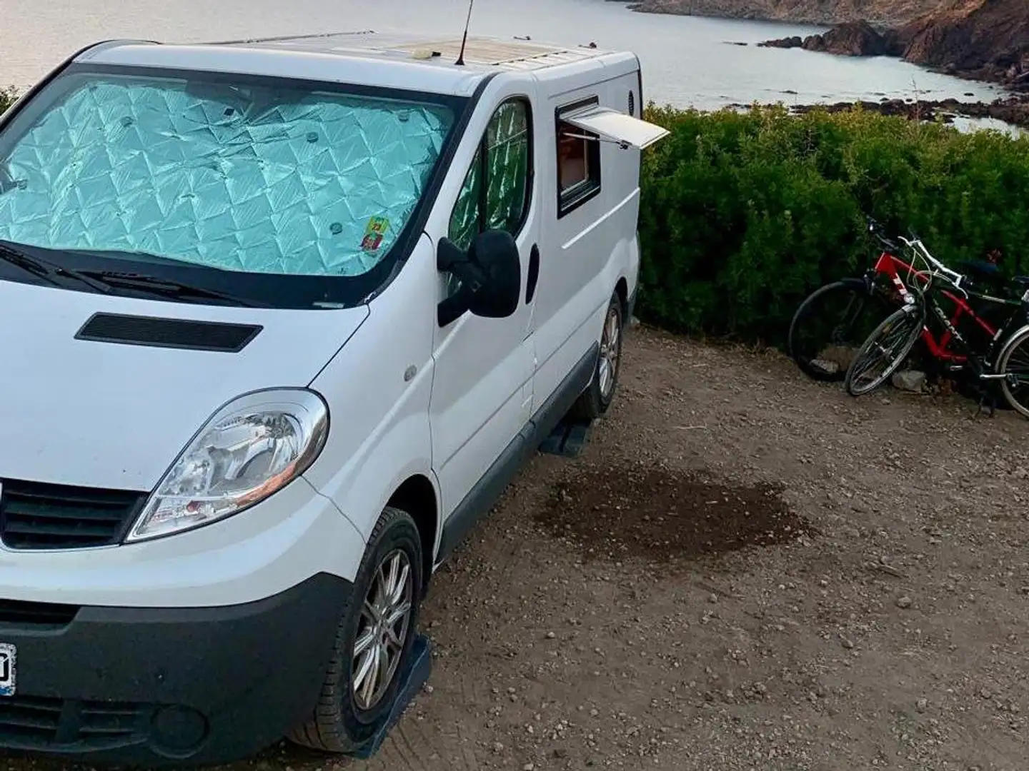 Renault Trafic Campervan mit Standheizung und Klimaanlage Weiß - 2