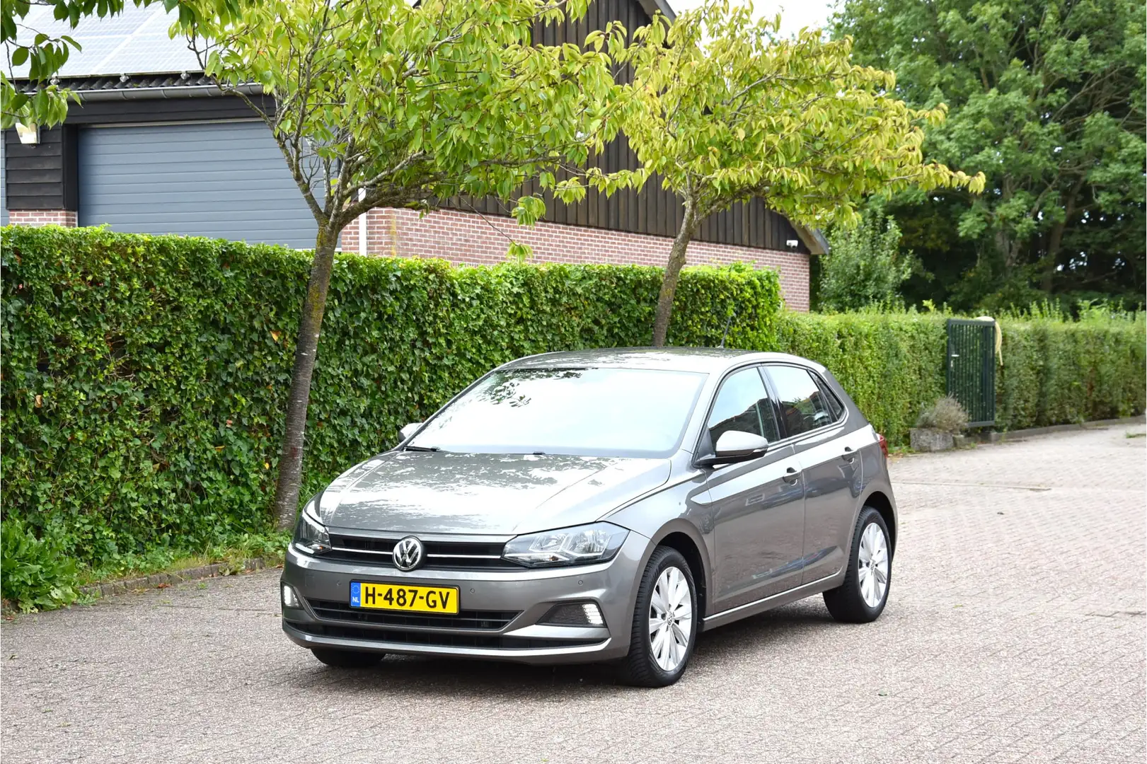 Volkswagen Polo 1.0 TSI DSG Nieuwstaat! PDC ECC stoelverw. Carplay Grau - 1