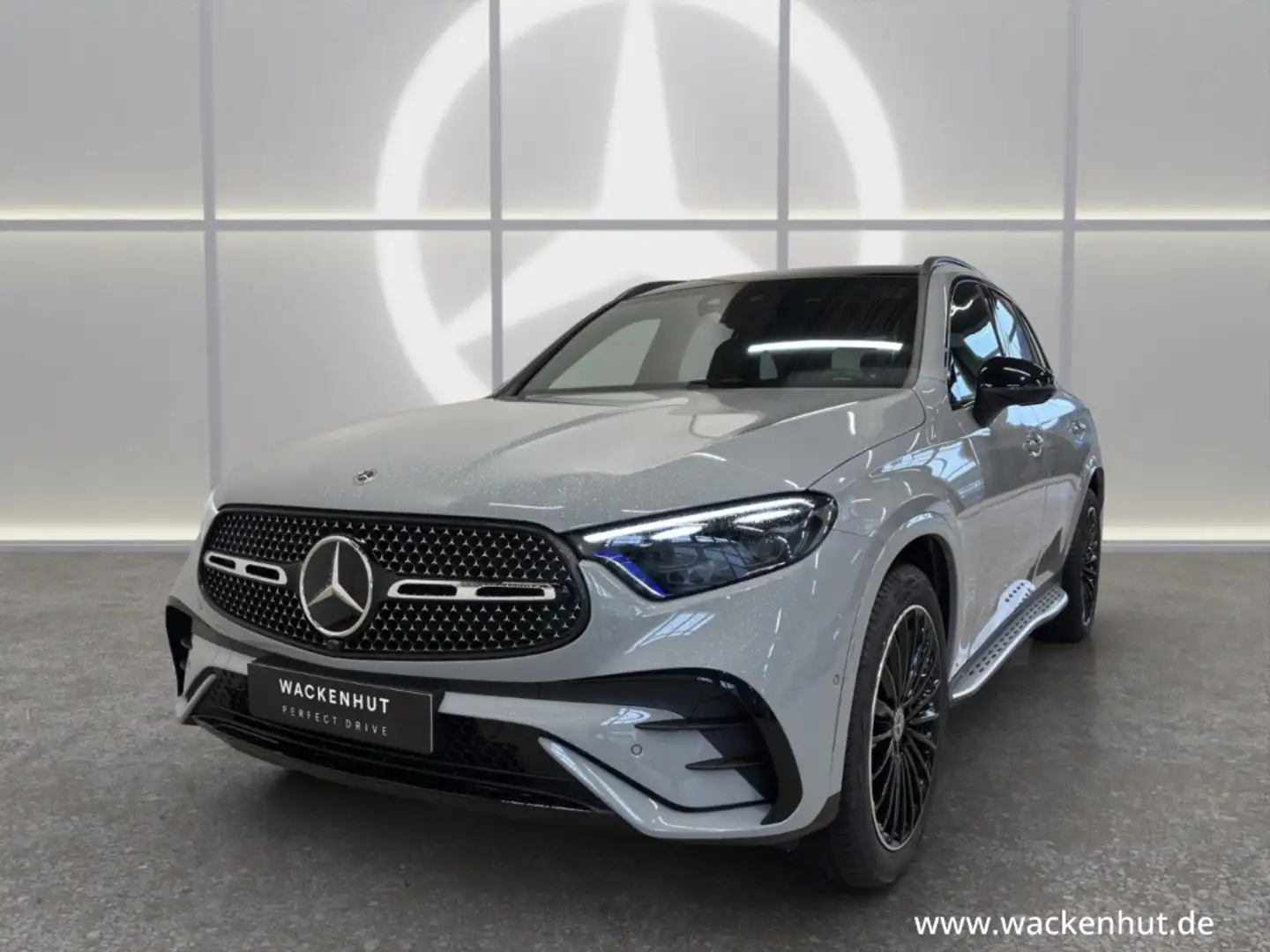 Mercedes-Benz GLC 300 4M EDITON AMG LINE ADVANCED PLUS+AHK+PANO Grau - 2