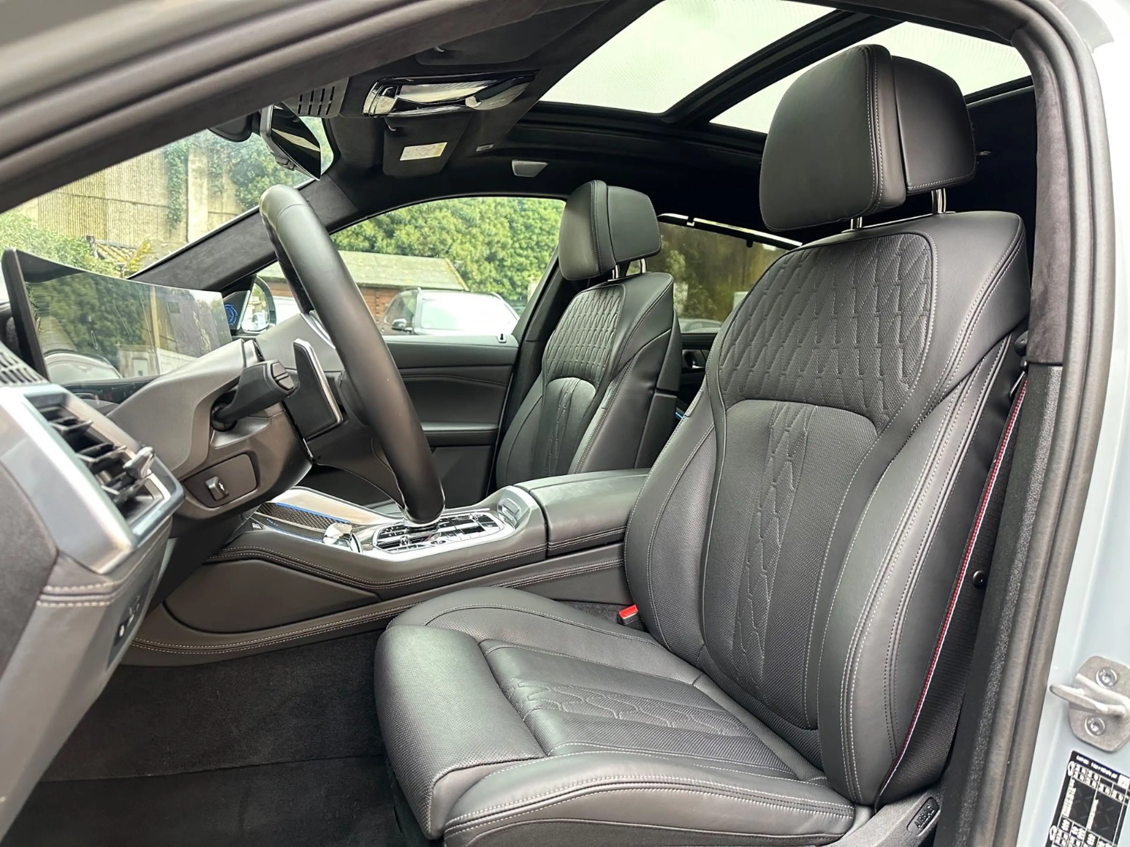 BMW X6 xDr30d M Sport PANO-SKY*B&W*2Achs*Massag*360° — photo 6