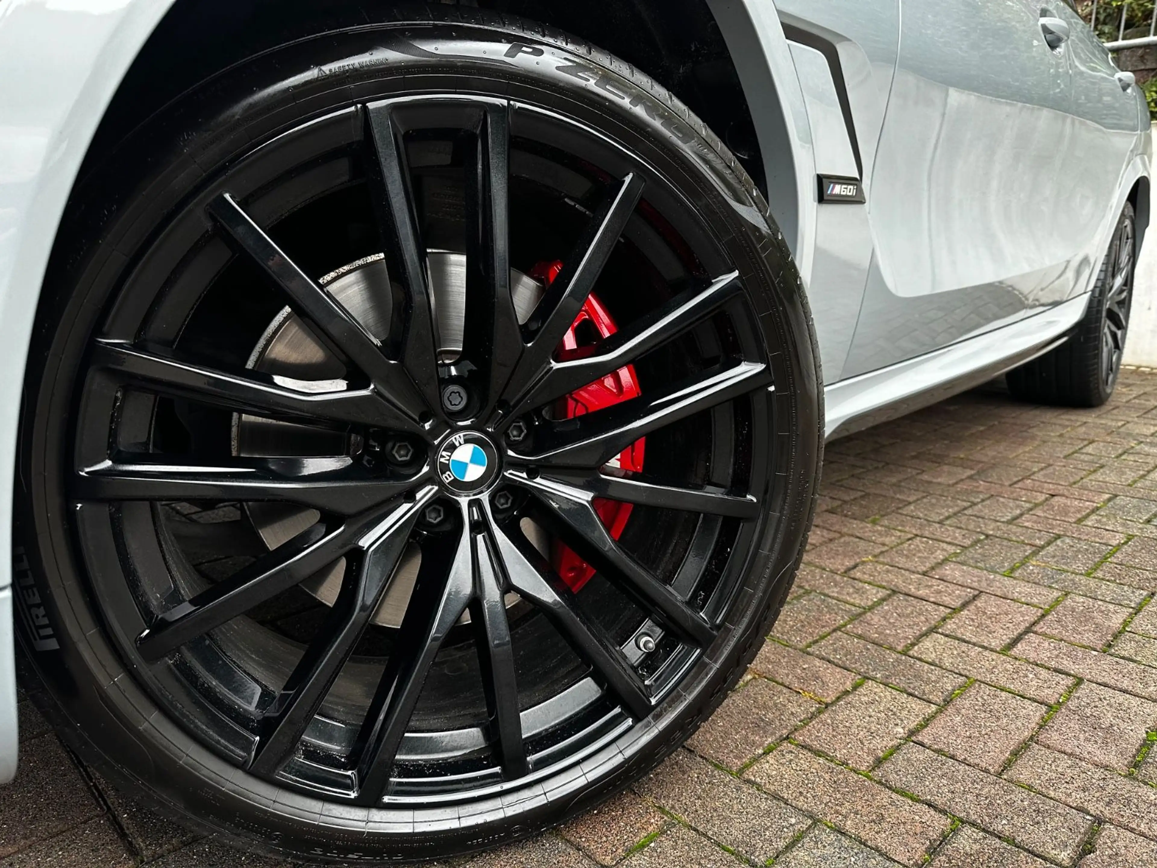 BMW X6 xDr30d M Sport PANO-SKY*B&W*2Achs*Massag*360° — photo 15