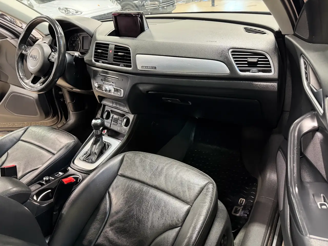 Audi Q3 снимка Audi Q3