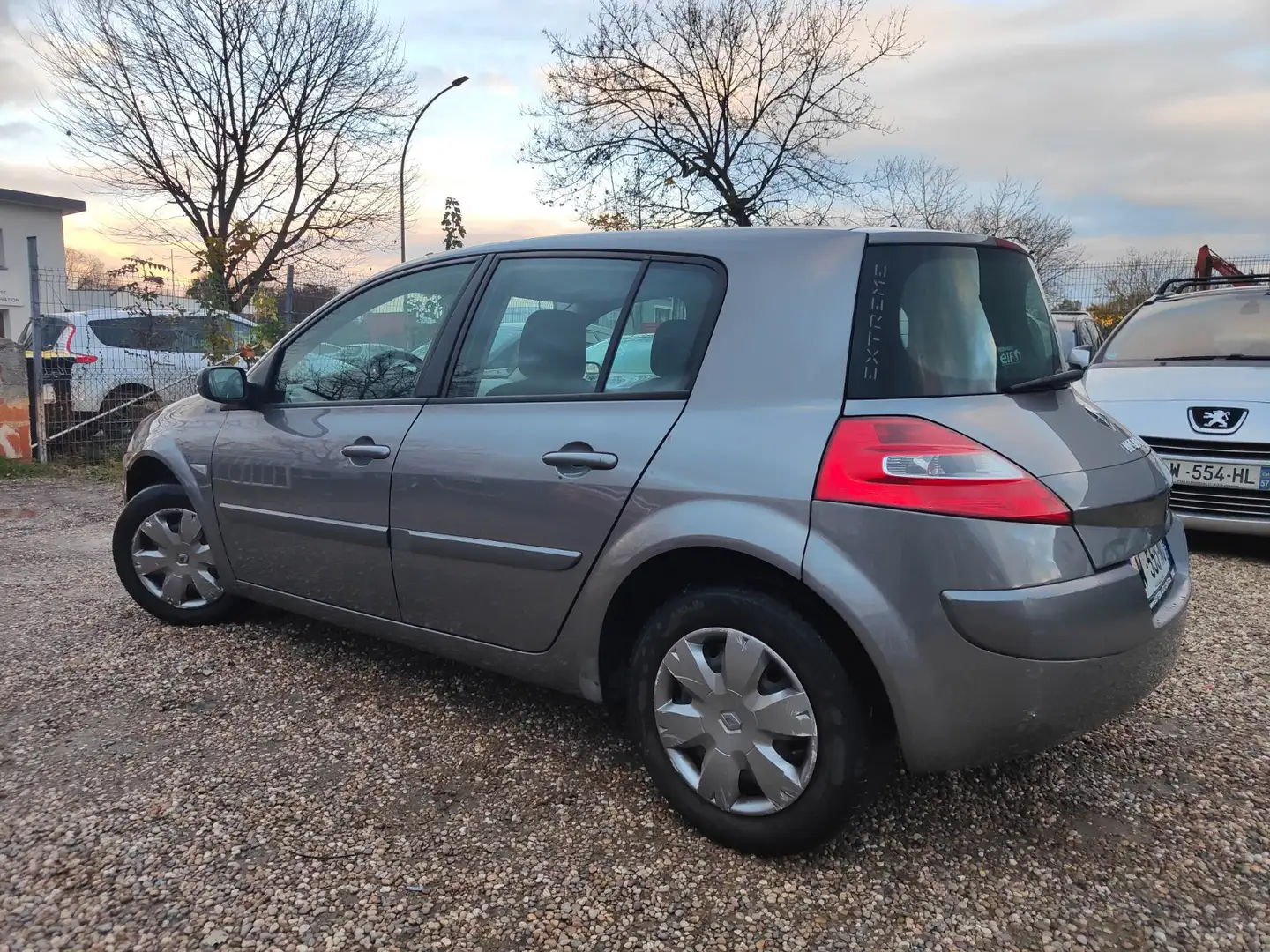 Renault Megane Standard Gris - 2