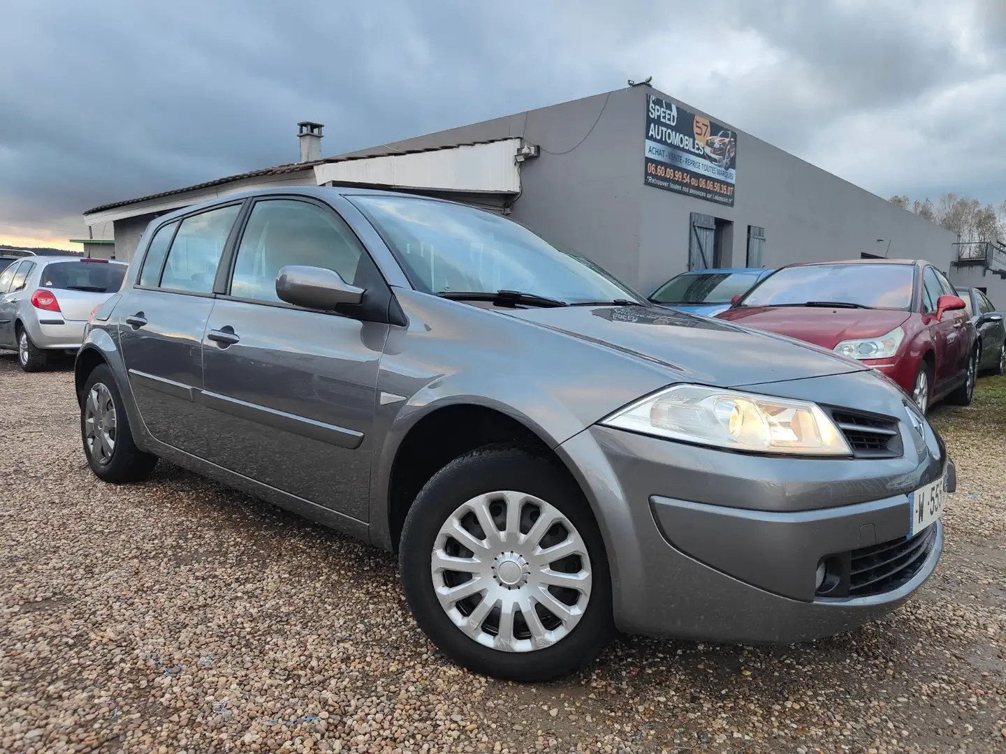 Renault Megane Standard Gris - 1