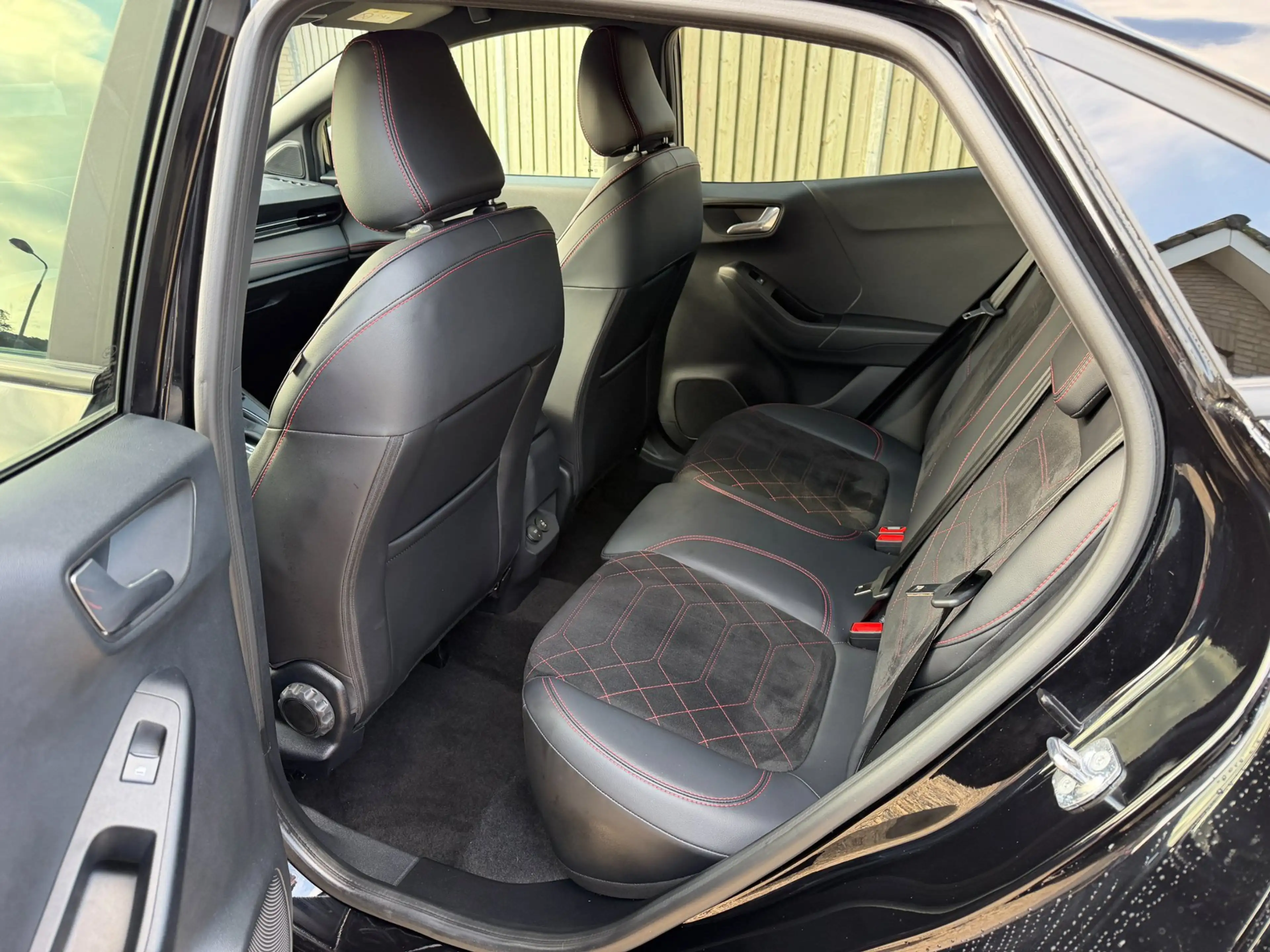 Ford Puma 1.0 EcoBoost Hybrid ST-Line X 155PK Automaat Navig — photo 32