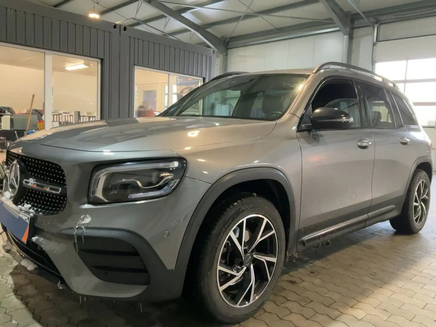 Mercedes-Benz GLB 200 GLB 200 d 4Matic 8G-DCT AMG Line Gris - 1