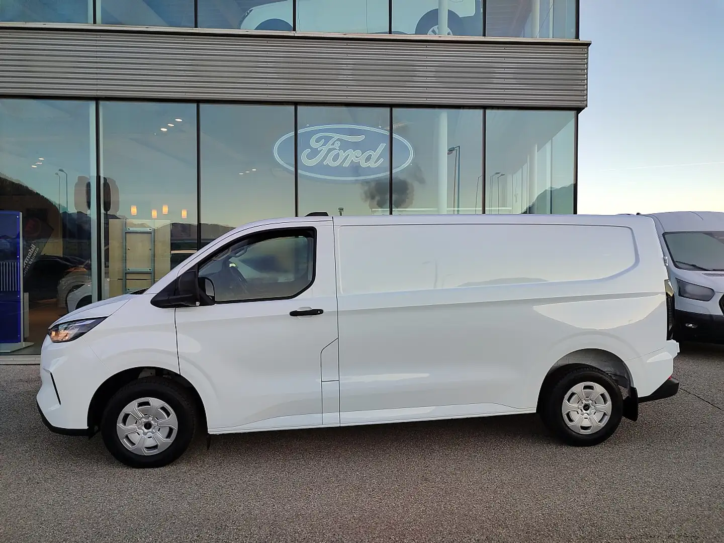 Ford Transit Custom Kasten 2,0 EcoBlue L2H1 320 Trend Weiß - 2