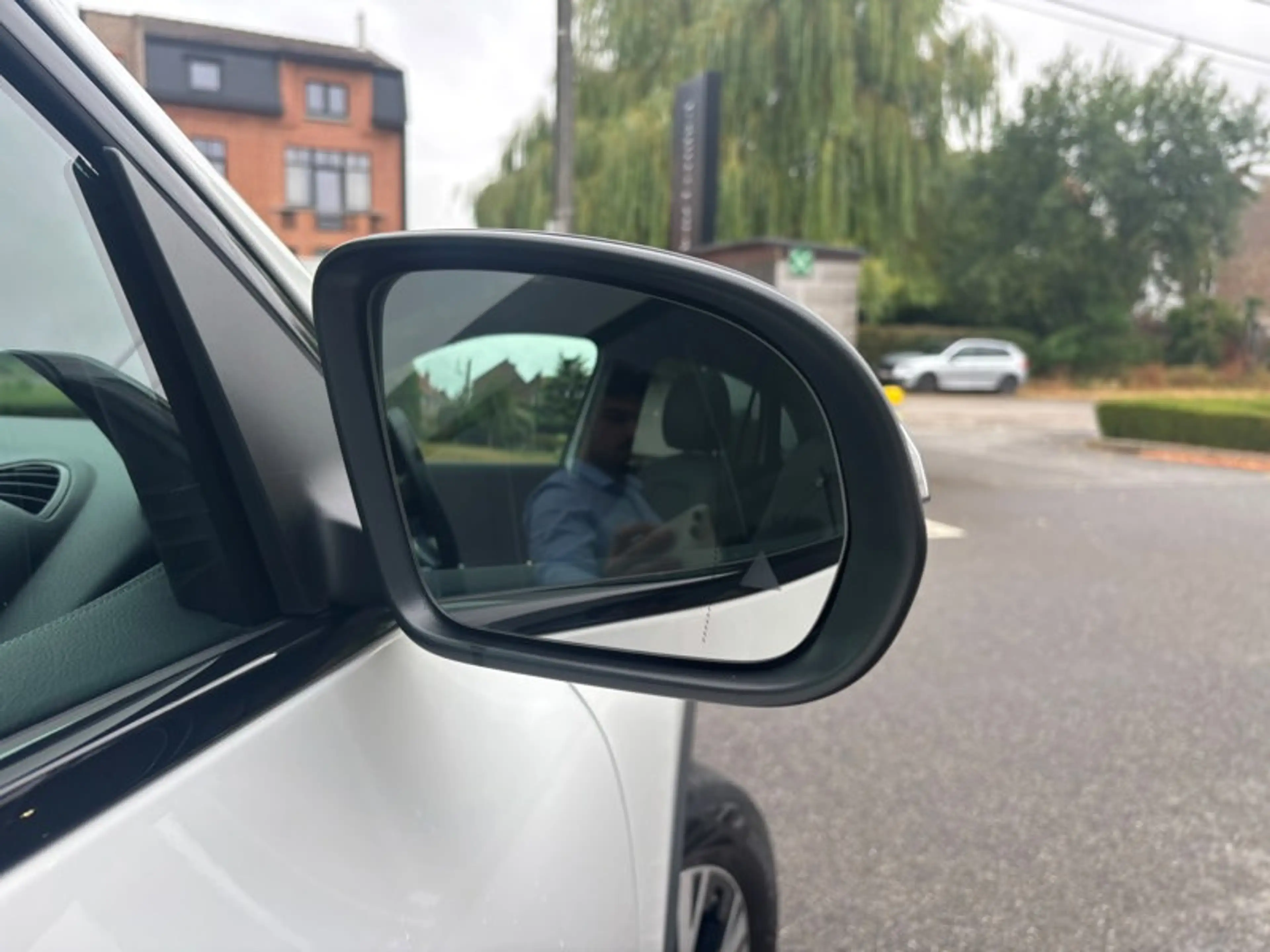 Mercedes-Benz GLA 180 d Luxury Pack Night Pano — photo 8