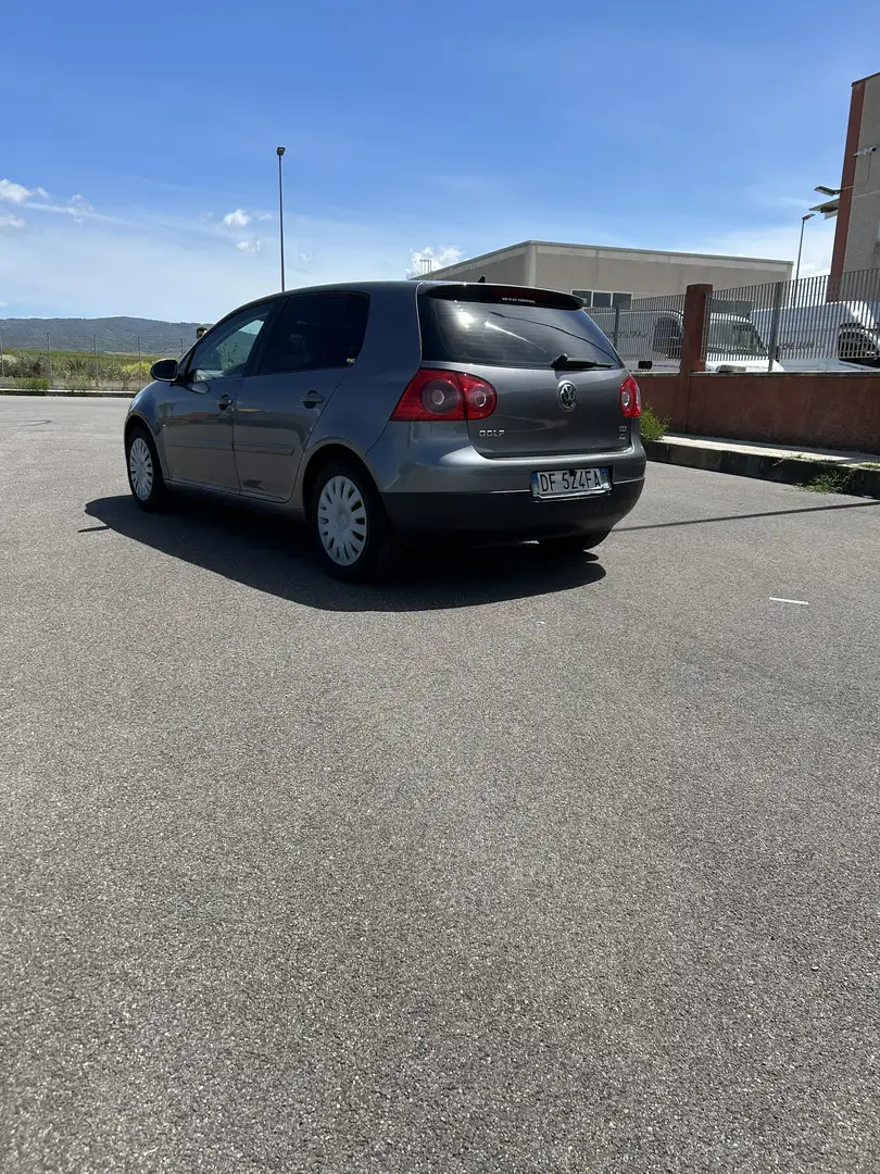 Volkswagen Golf 5p 1.9 tdi Blue-T - 2